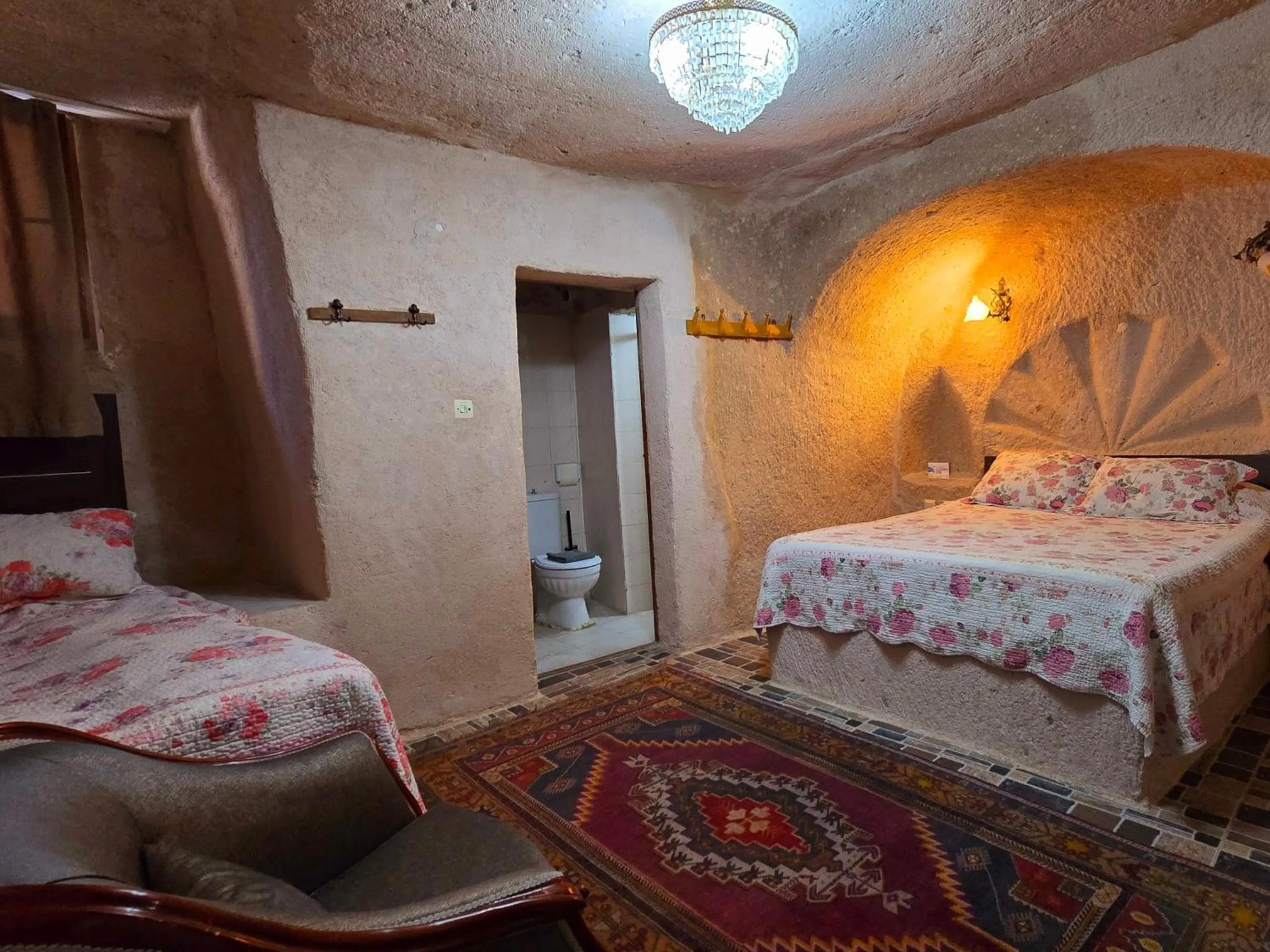 Toilet in Uchisar Cave House