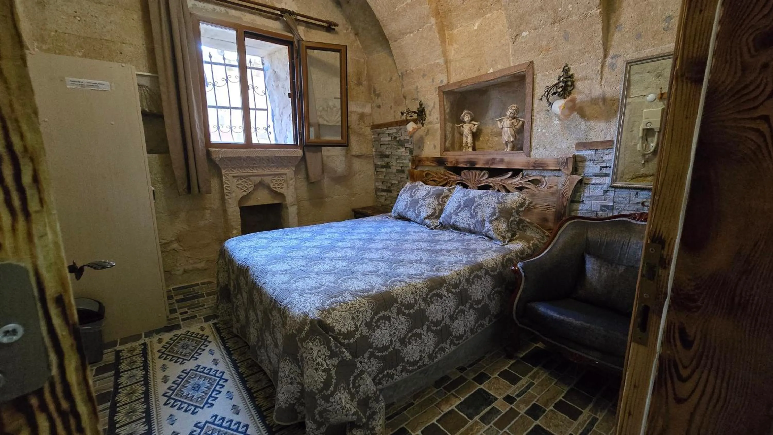 Bedroom in Uchisar Cave House