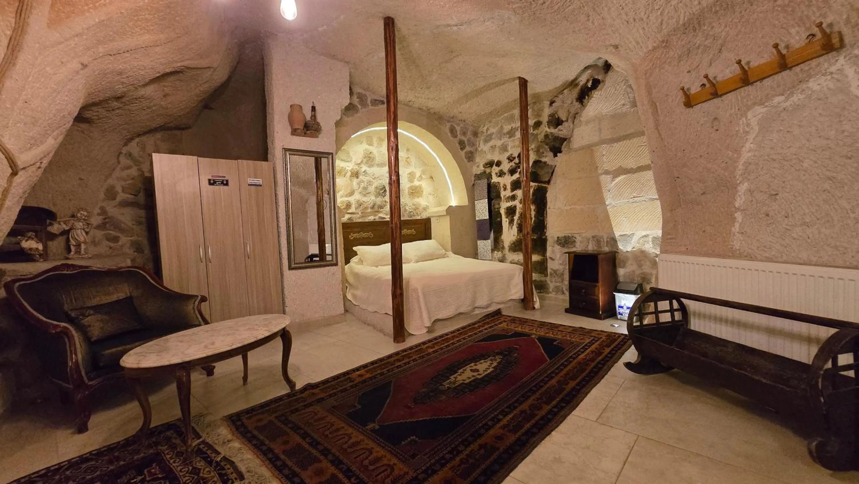 Photo of the whole room in Uchisar Cave House