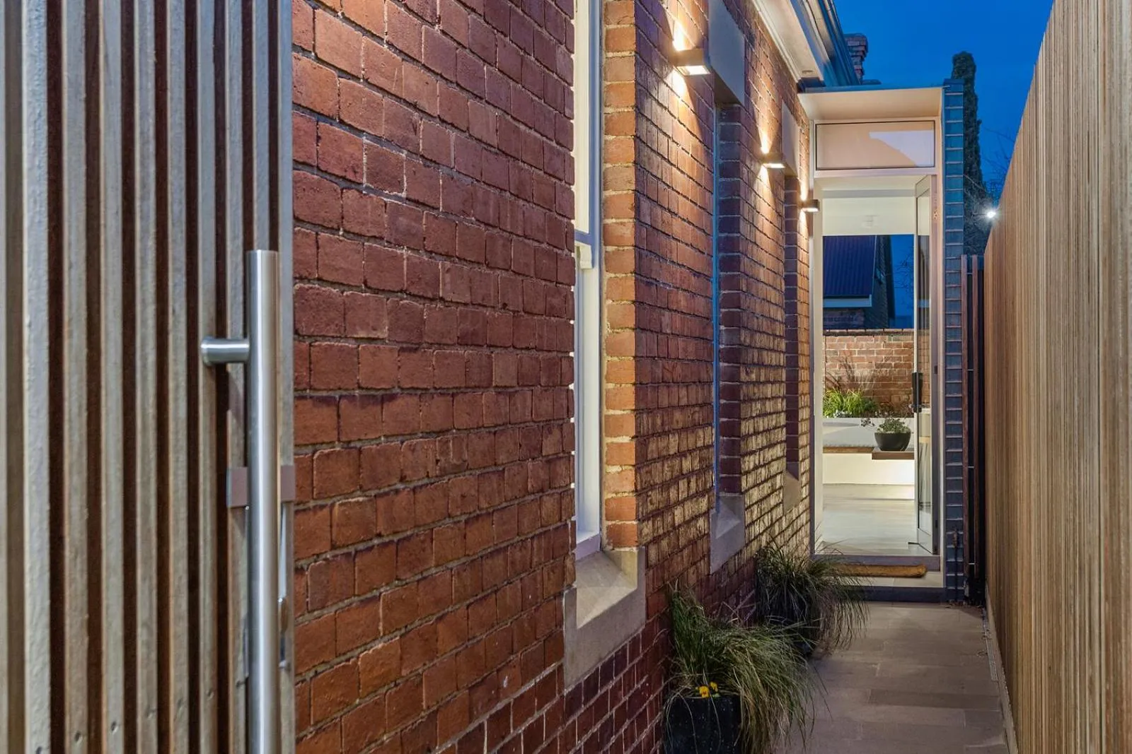 Sullivans Cove Apartments