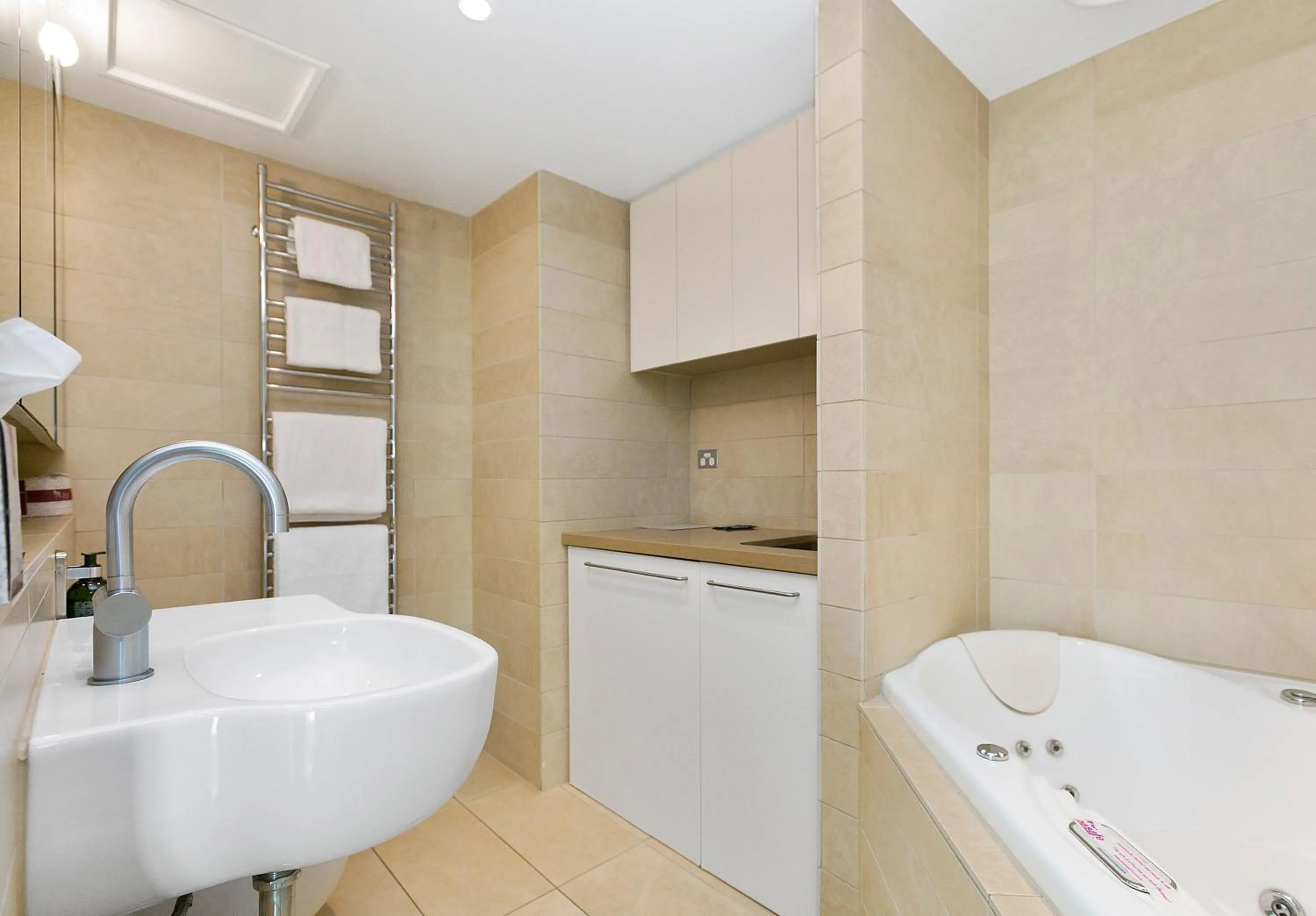 Sullivans Cove Apartments