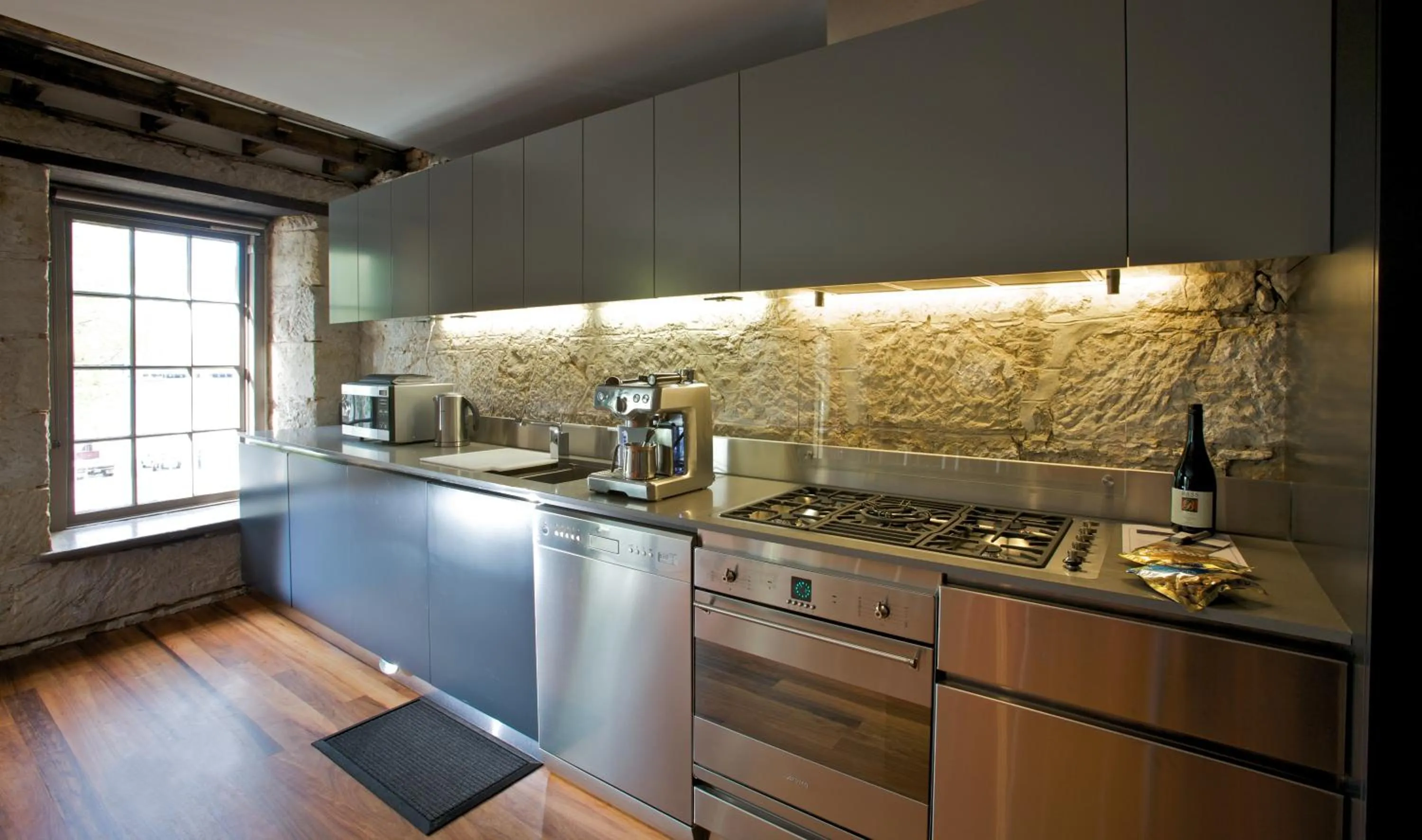 Kitchen or kitchenette in Sullivans Cove Apartments