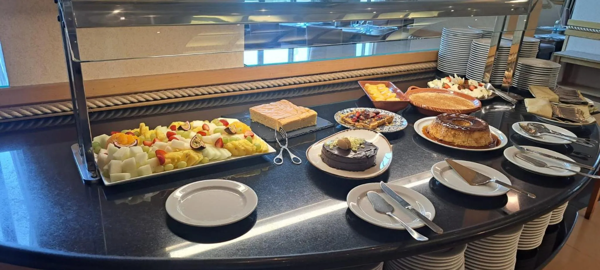 Restaurant/places to eat in Riviera Hotel