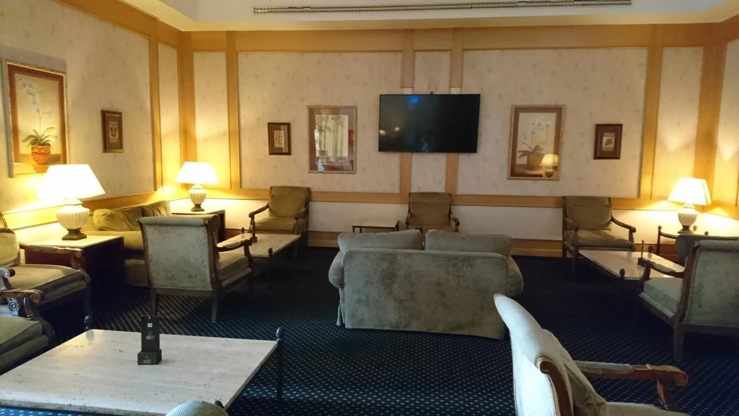 Lounge or bar in Riviera Hotel
