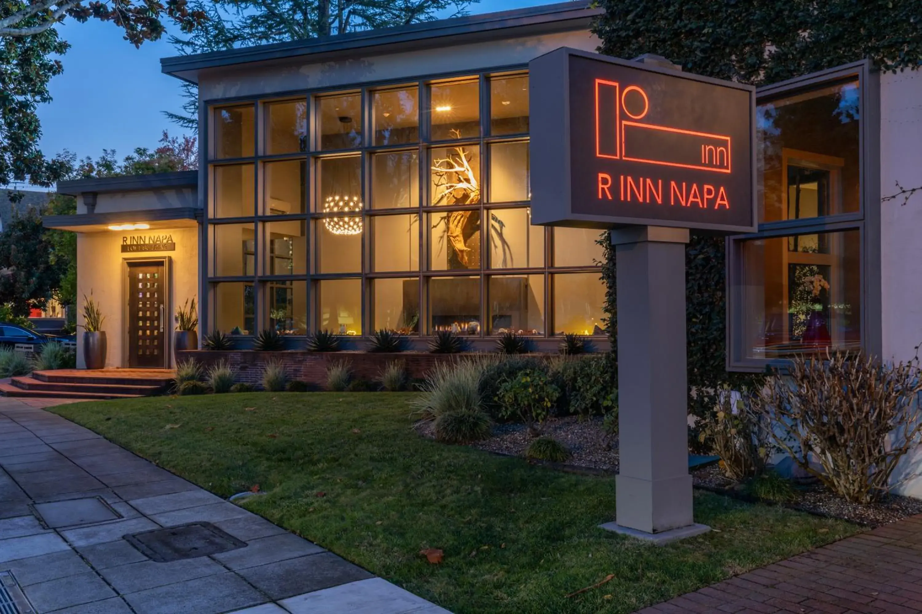 Property building in R Inn Napa Property building in R Inn Napa