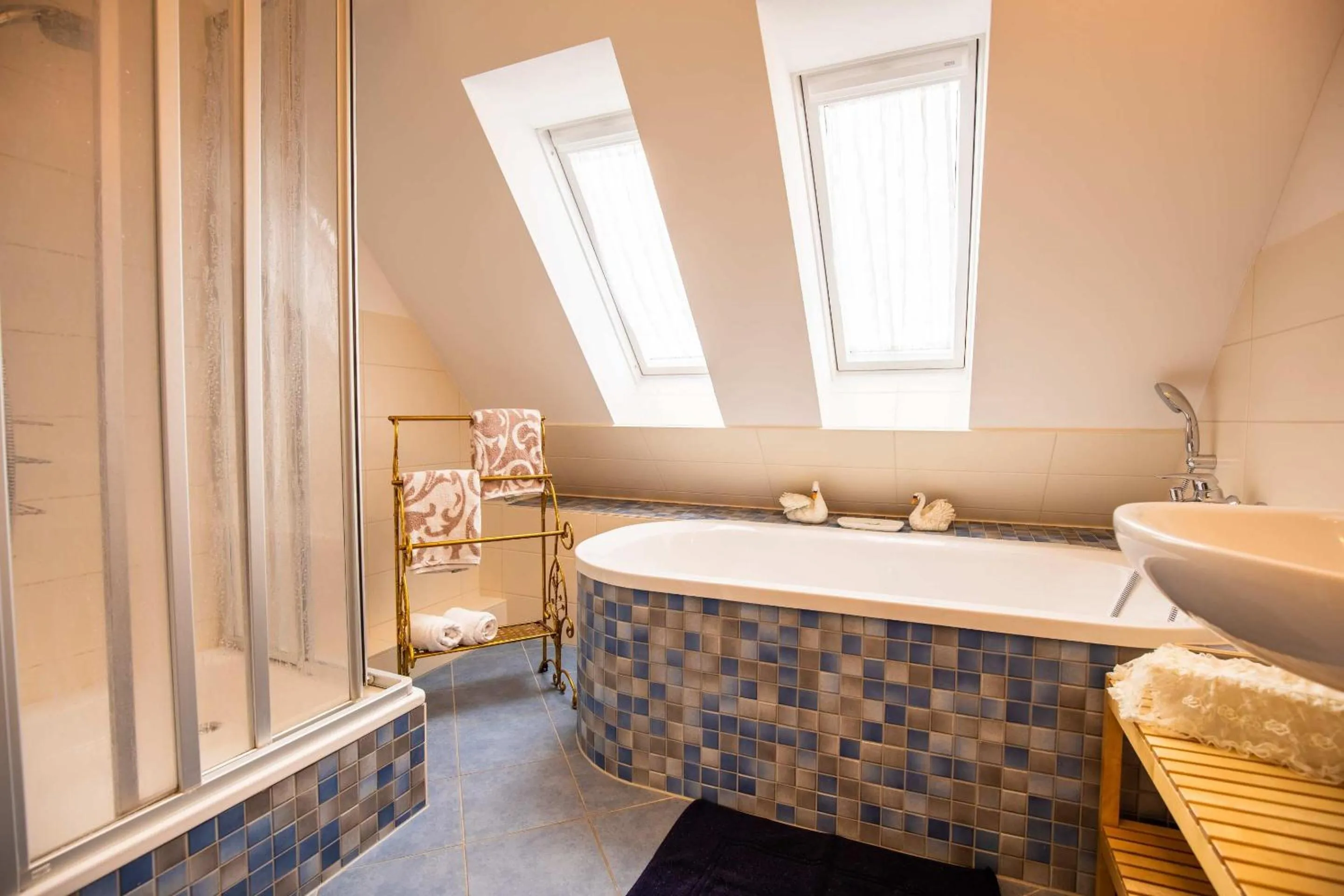 Bedroom, Bathroom in Kräuter & Märchen - Apartments