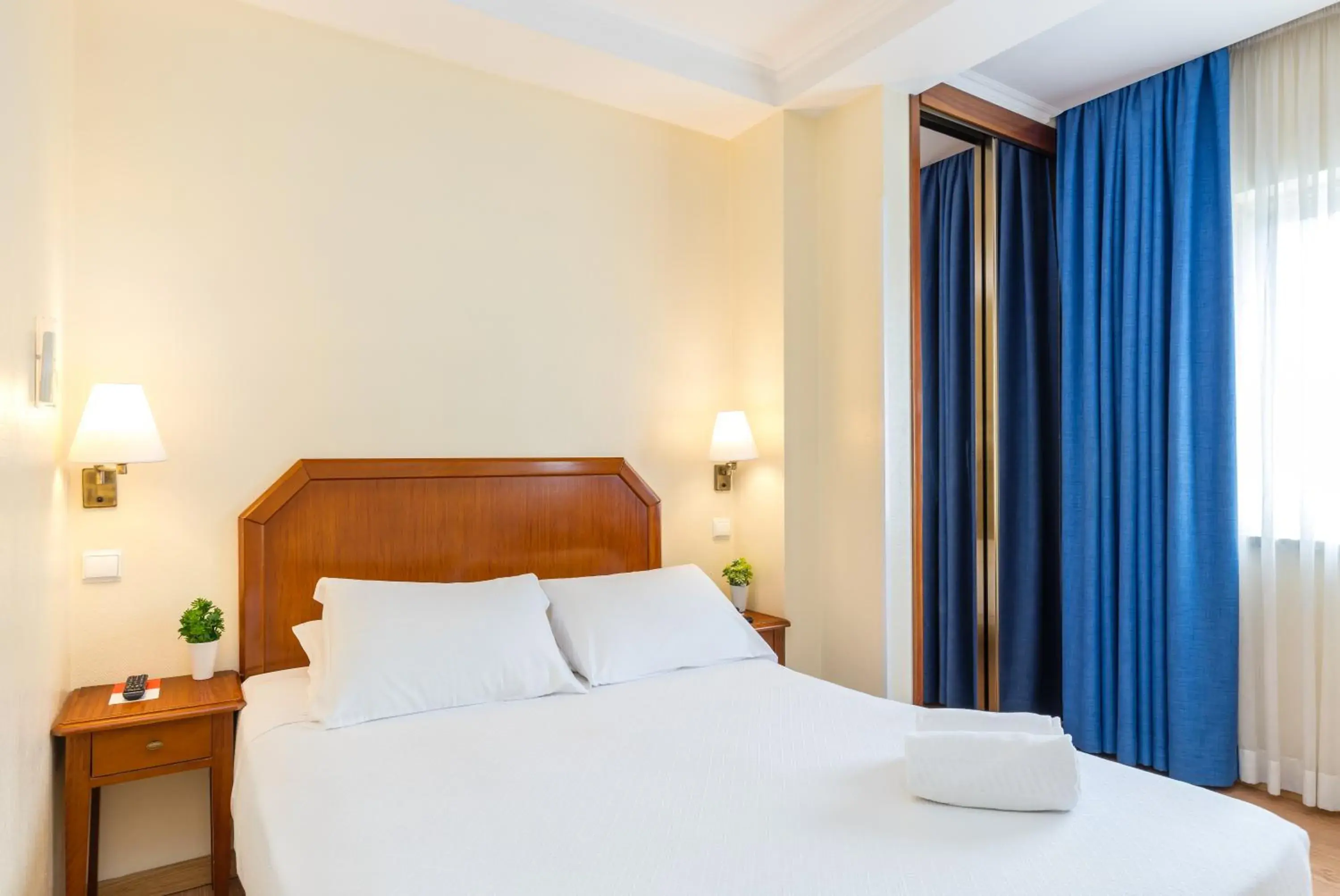 Double Room in Hotel Residencial Colibri Double Room in Hotel Residencial Colibri