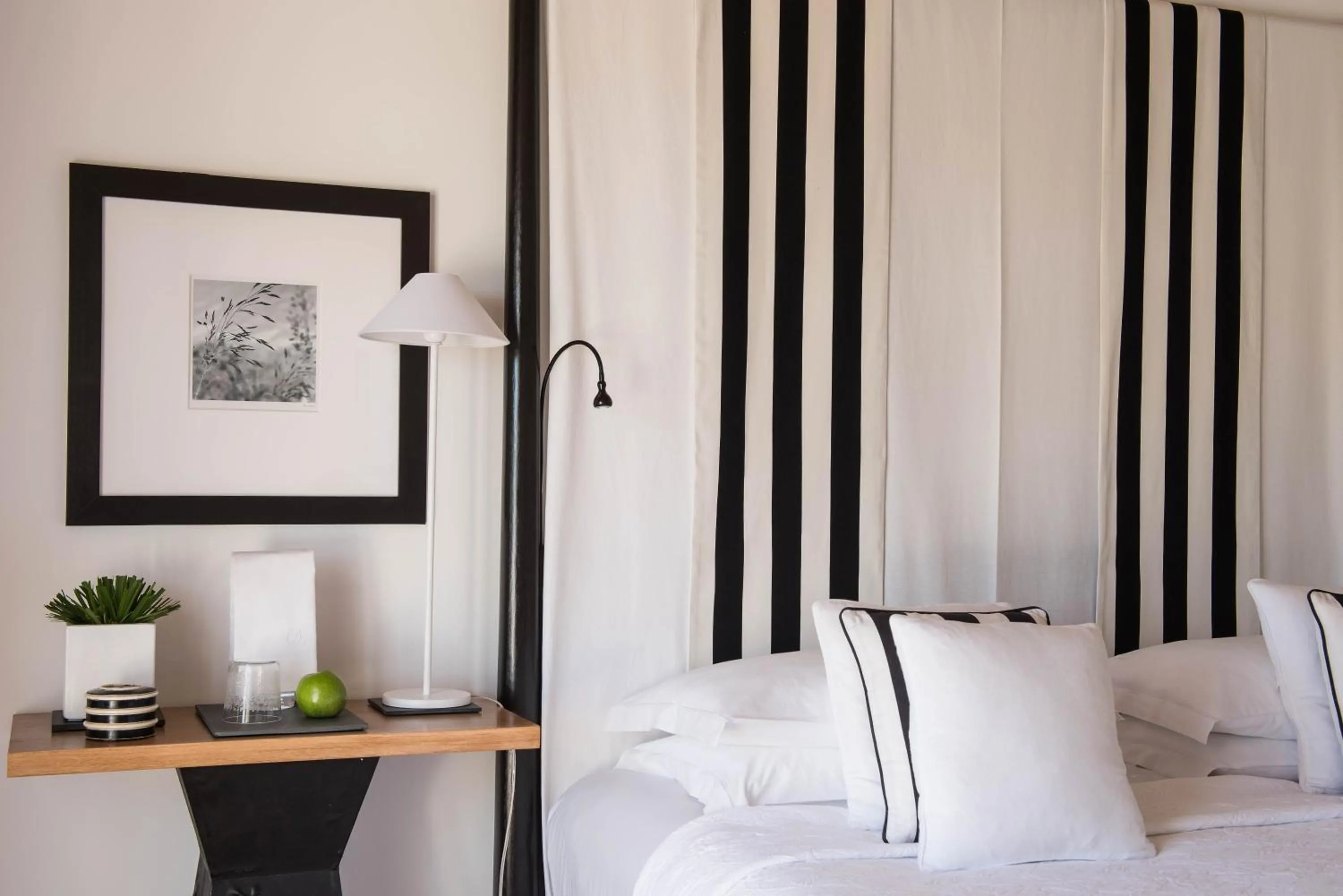 Decorative detail, Bed in Quinta da Lua