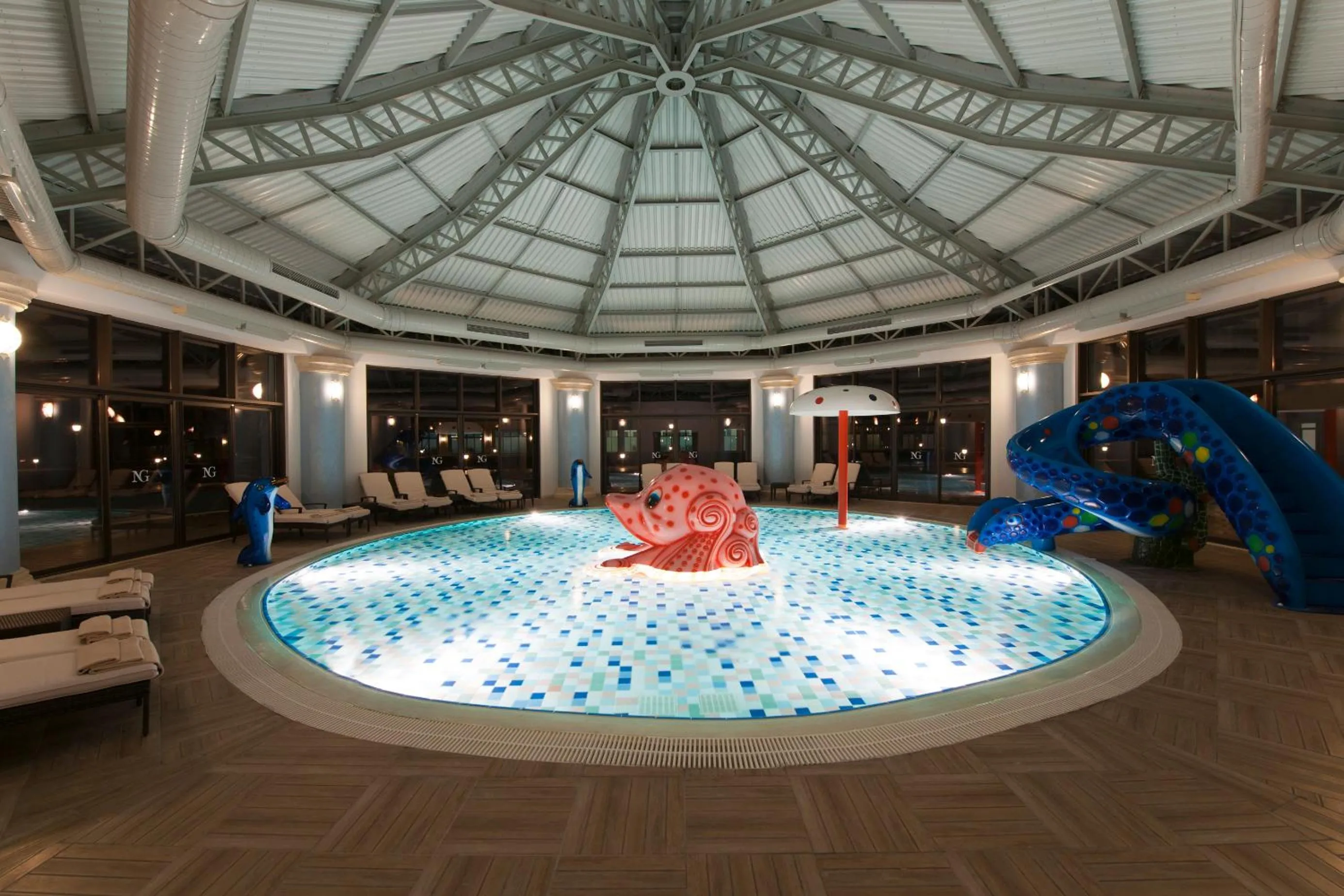 Swimming pool in NG Afyon Wellness & Convention