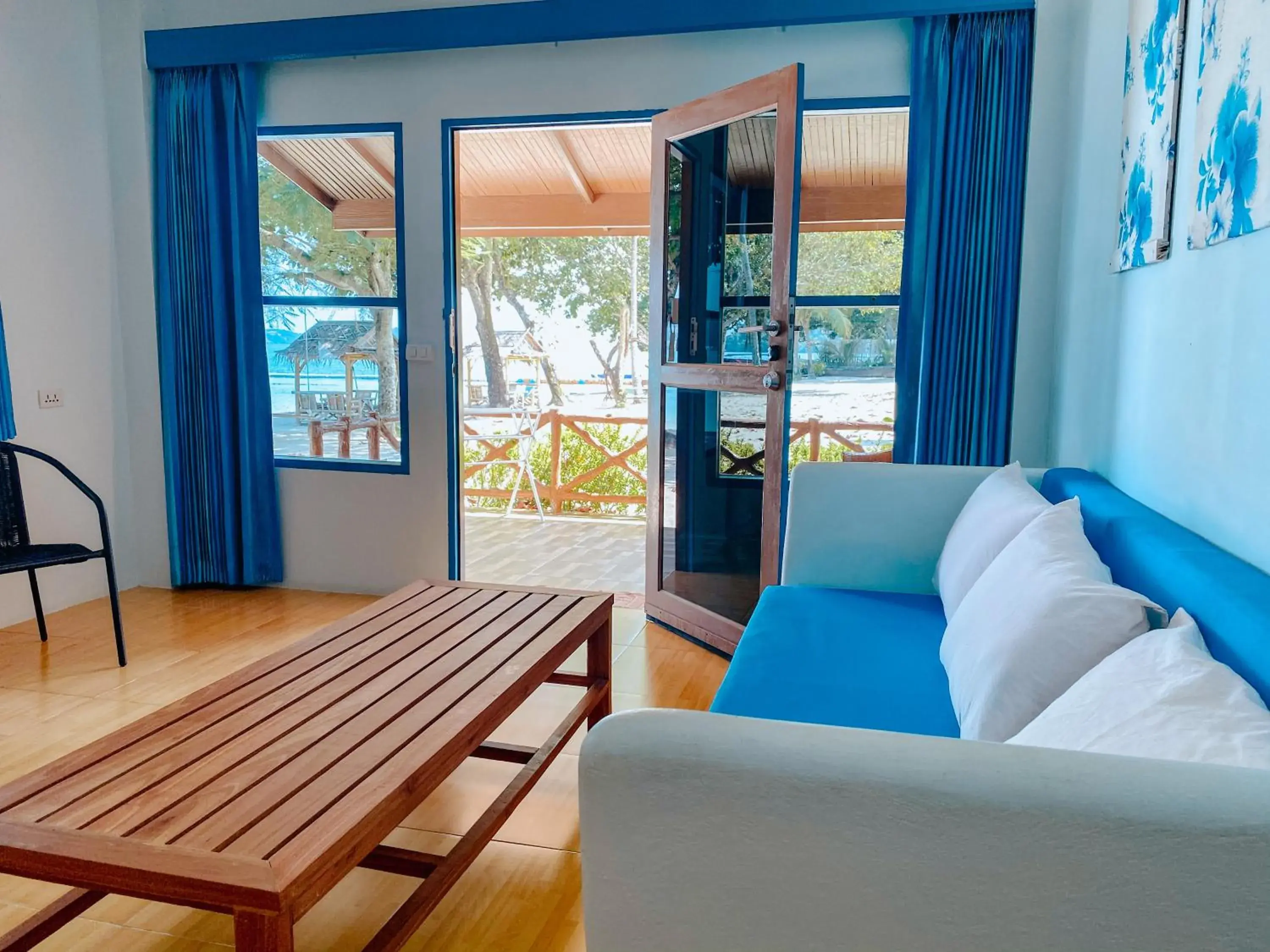 Deluxe Beachfront Suite in Cruiser Island By Swiss-Belhotel Deluxe Beachfront Suite in Cruiser Island By Swiss-Belhotel