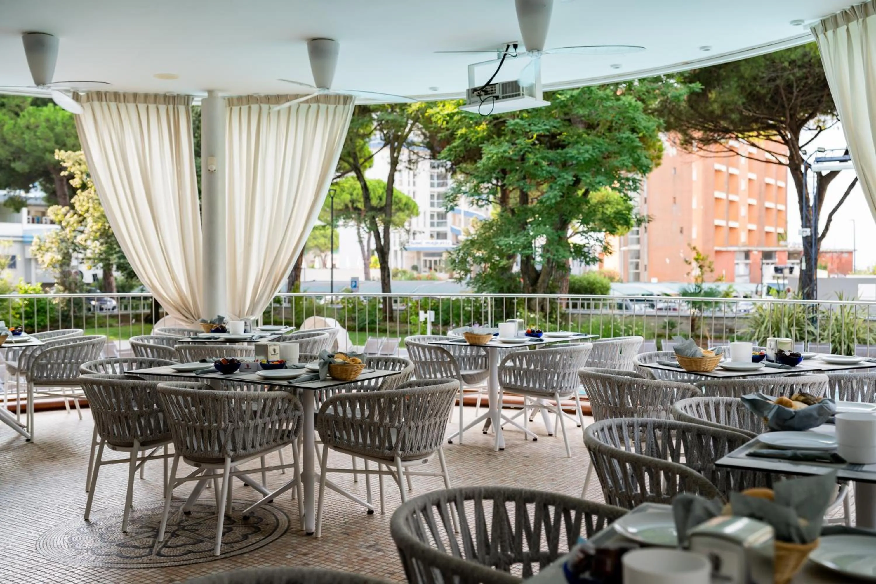 Restaurant/places to eat in Residence Serenissima