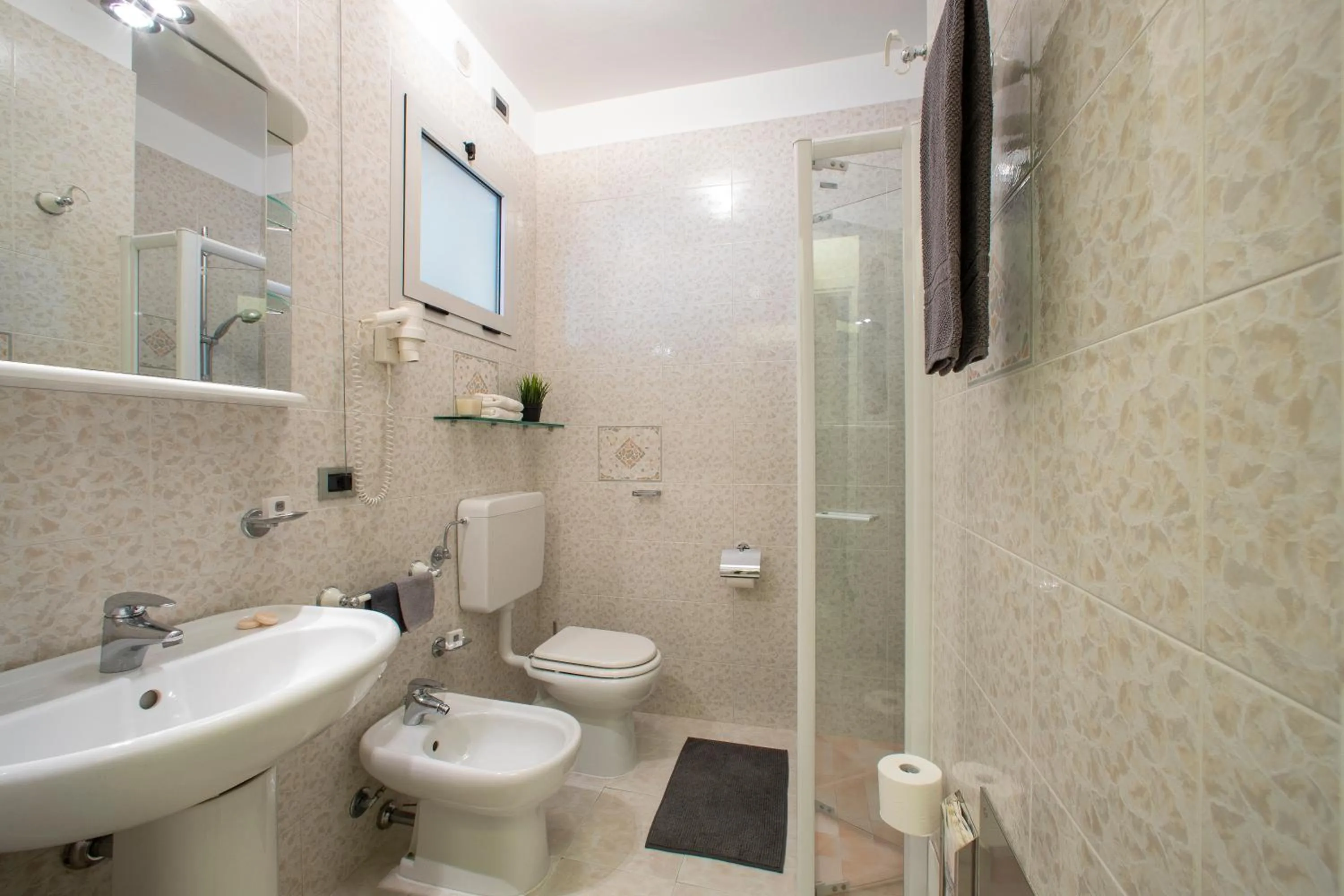 Shower in Residence Serenissima