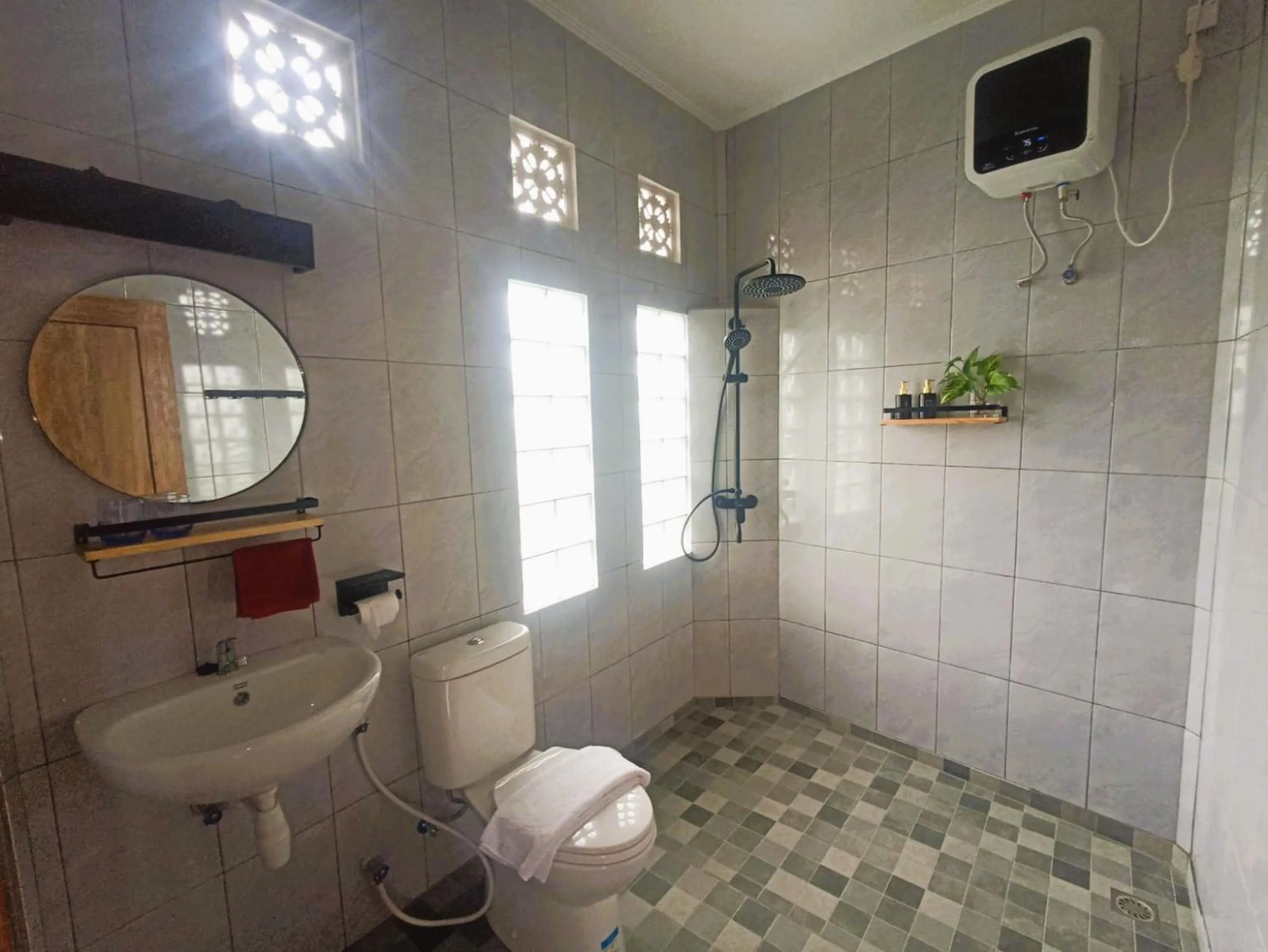 Shower in Pondok Pisces Bungalows Balian Beach