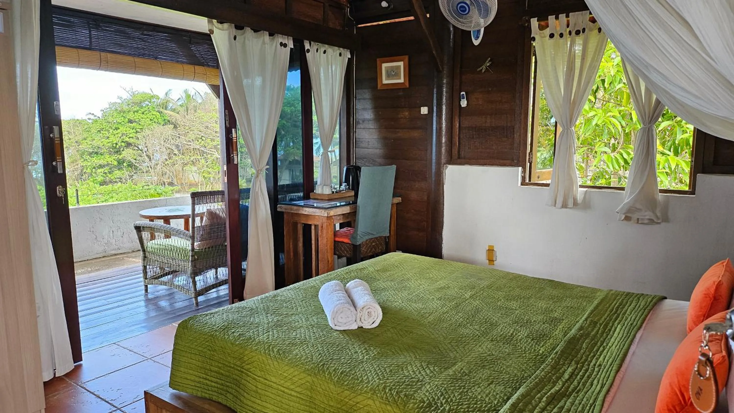 Bed in Pondok Pisces Bungalows Balian Beach