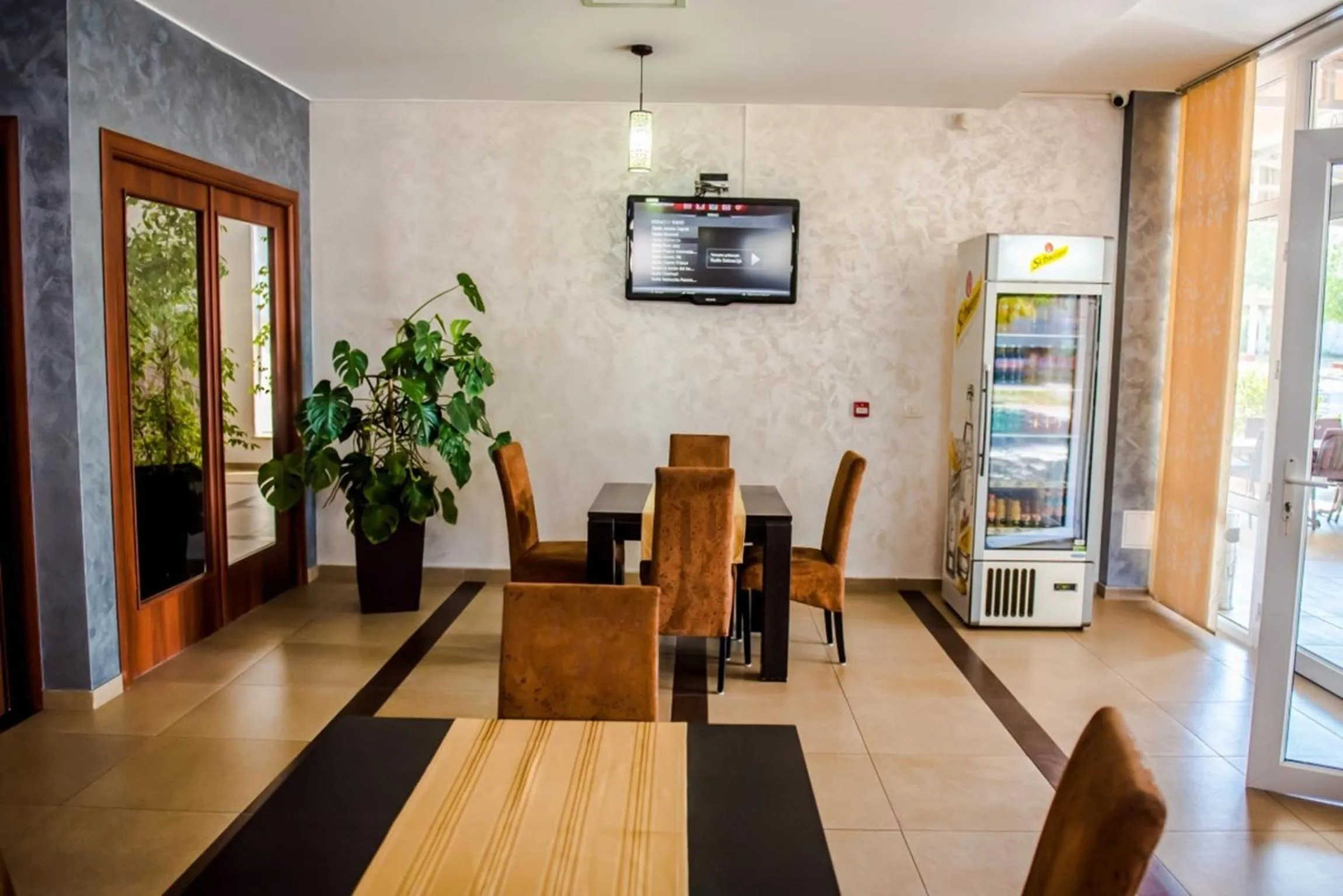 Restaurant/places to eat in Hotel Villa Monako