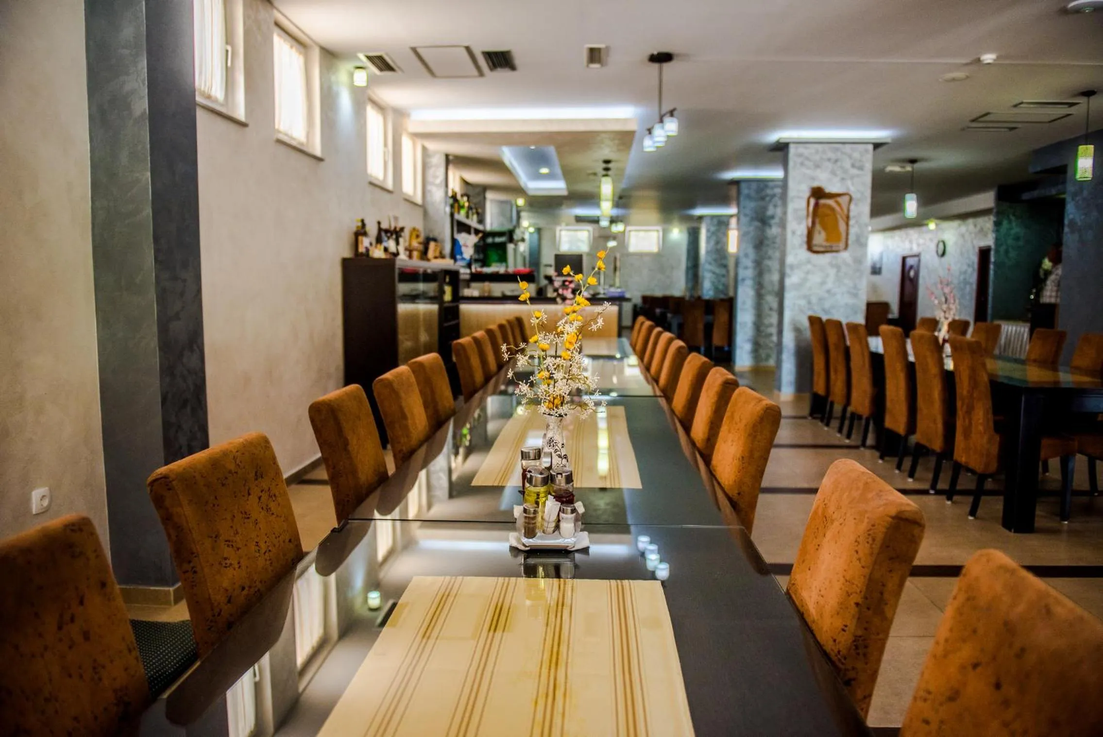 Restaurant/places to eat in Hotel Villa Monako