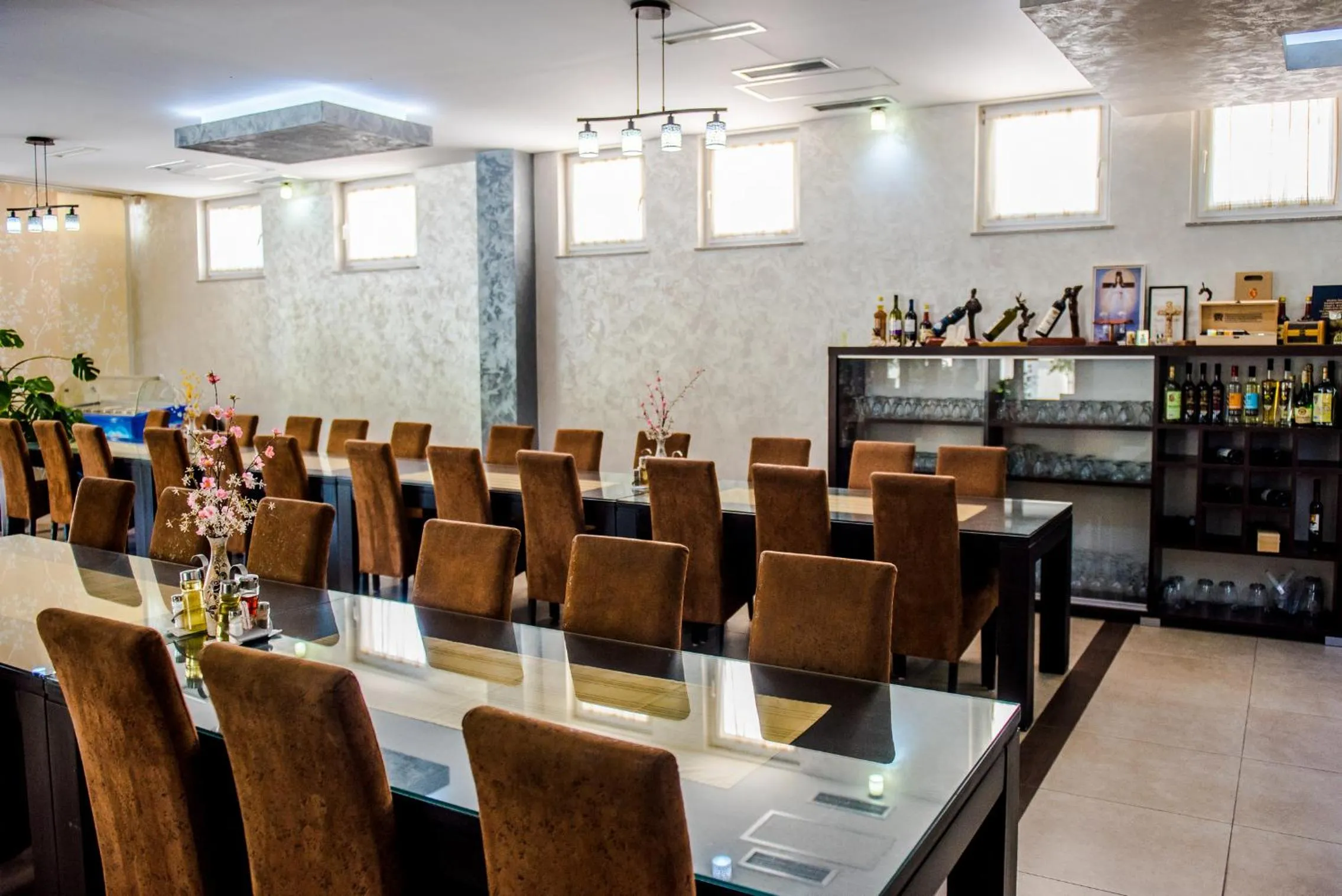 Restaurant/places to eat in Hotel Villa Monako