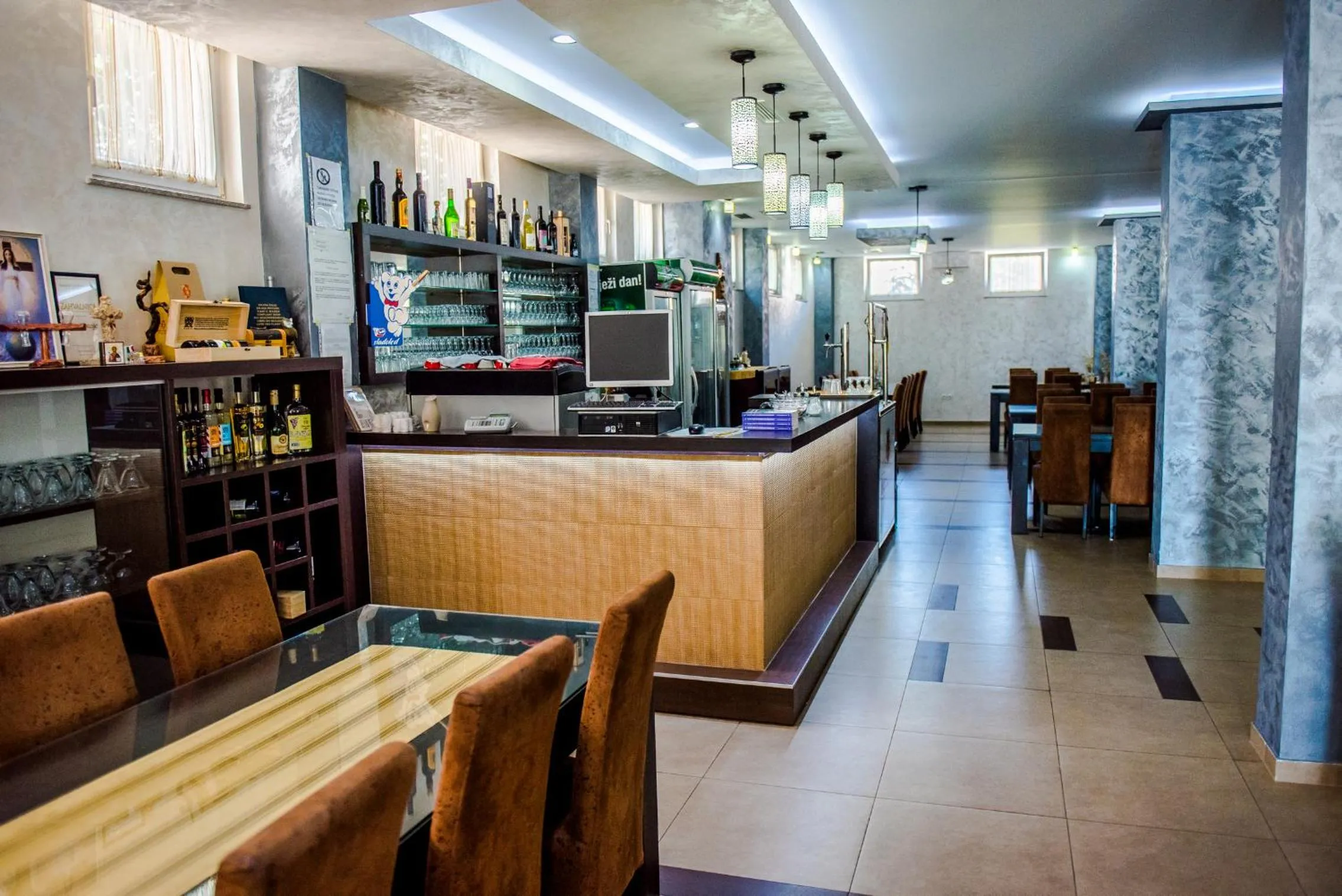 Restaurant/places to eat in Hotel Villa Monako