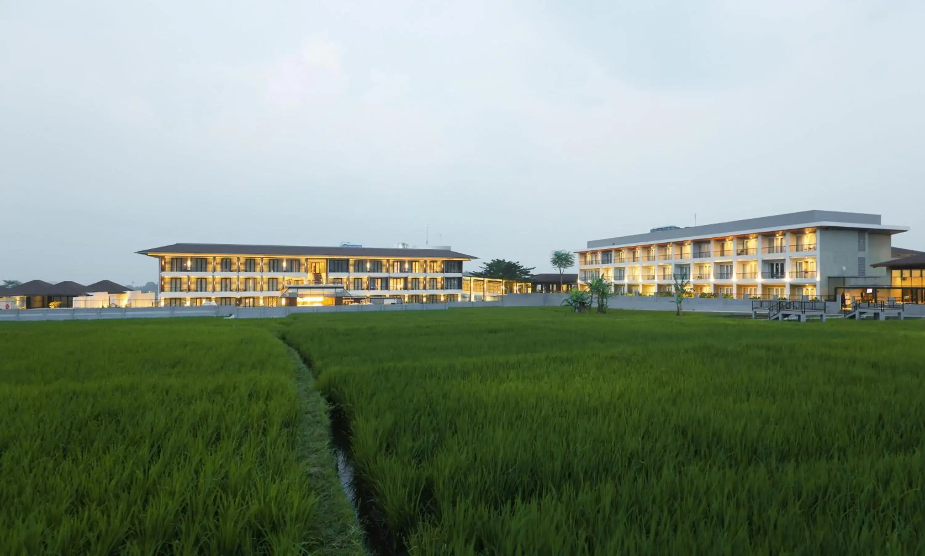 Property building in Hotel Santika Premiere Garut Property building in Hotel Santika Premiere Garut