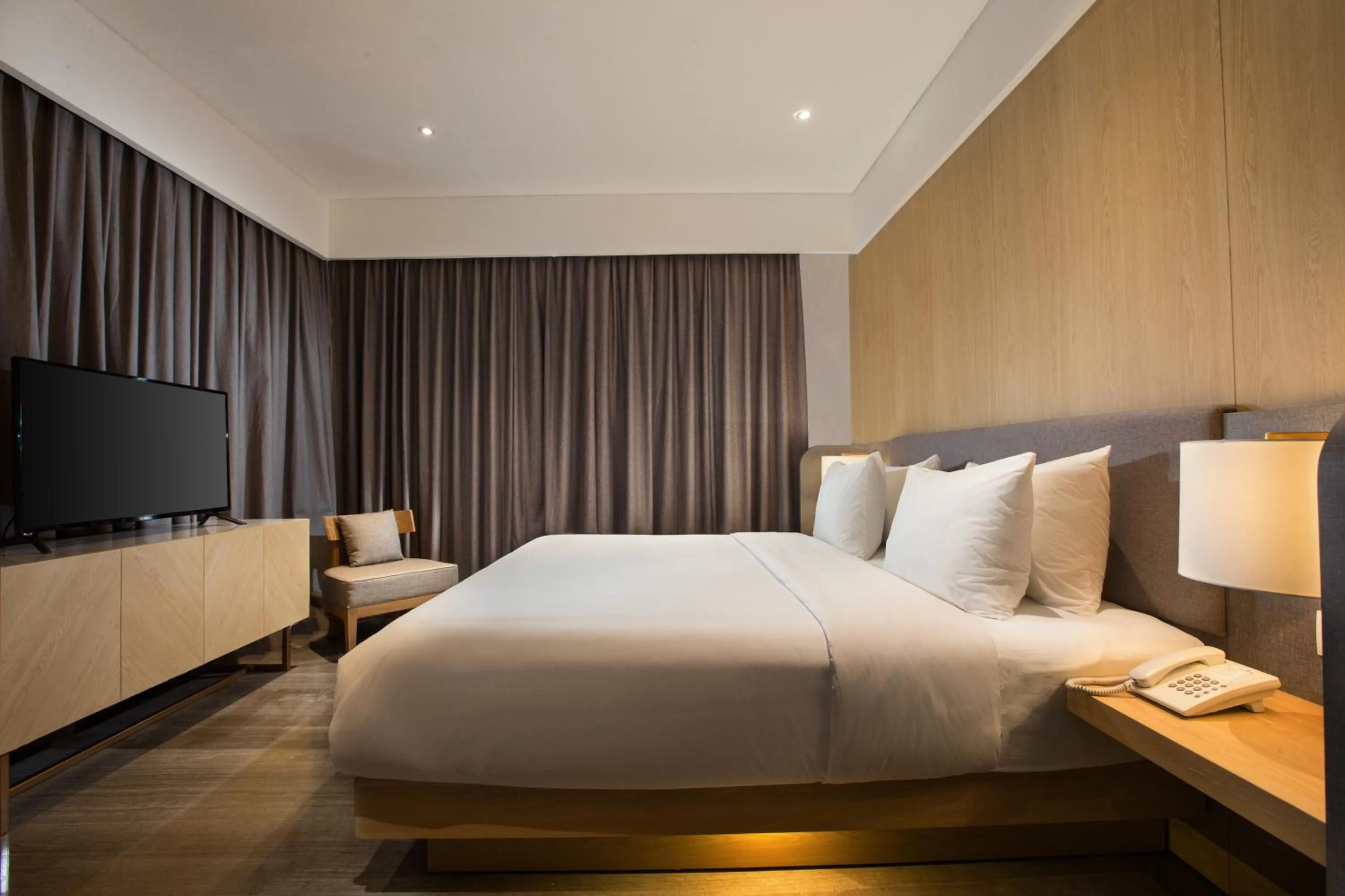 Bedroom, Bed in Hotel Santika Premiere Garut