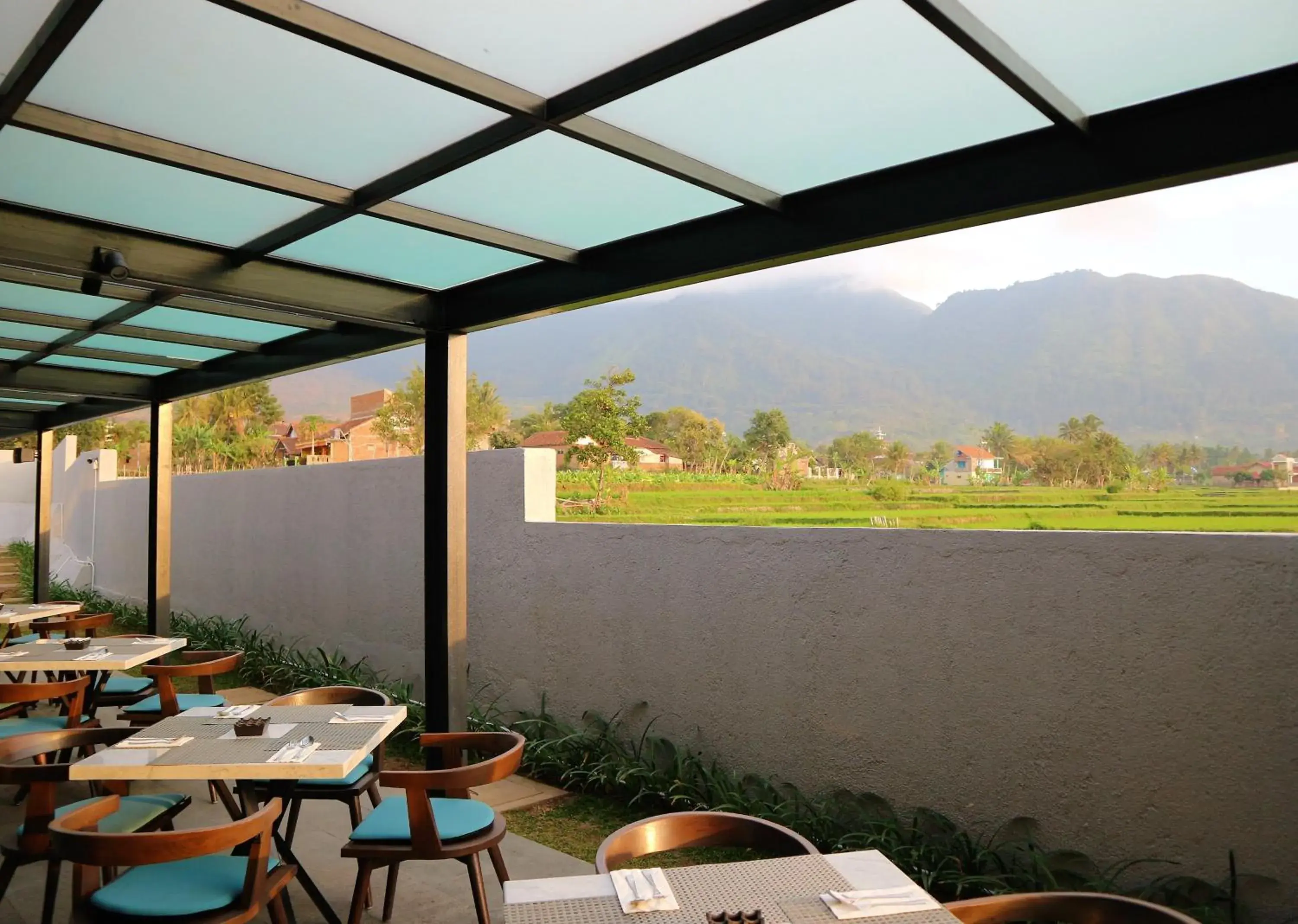 Restaurant/places to eat in Hotel Santika Premiere Garut Restaurant/places to eat in Hotel Santika Premiere Garut