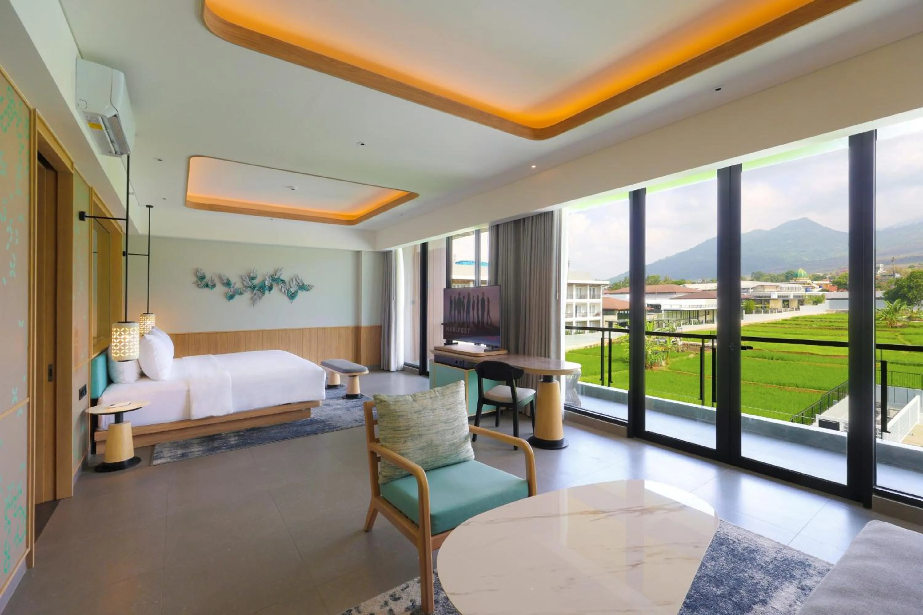 Bedroom, Bed in Hotel Santika Premiere Garut