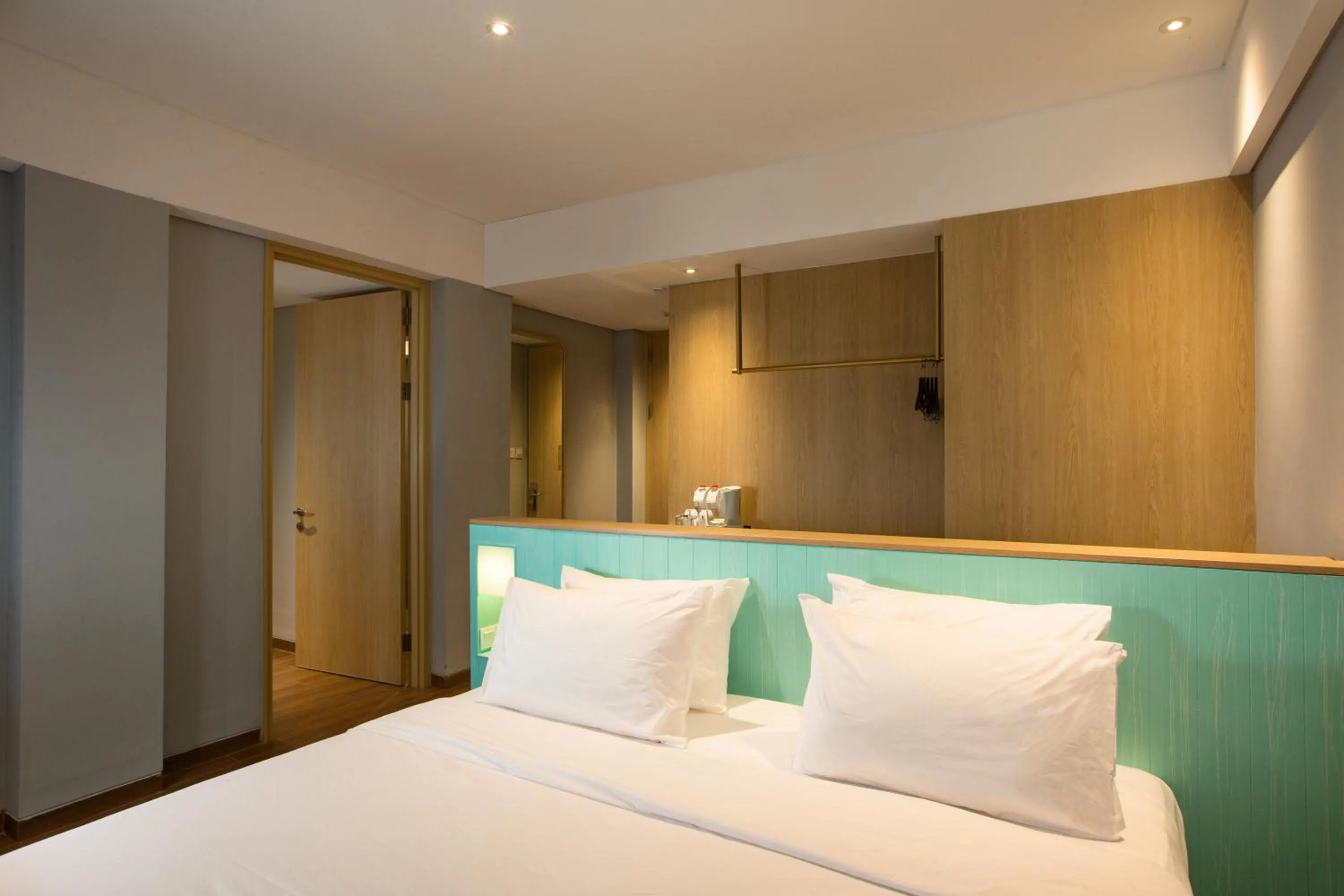 Bedroom, Bed in Hotel Santika Premiere Garut