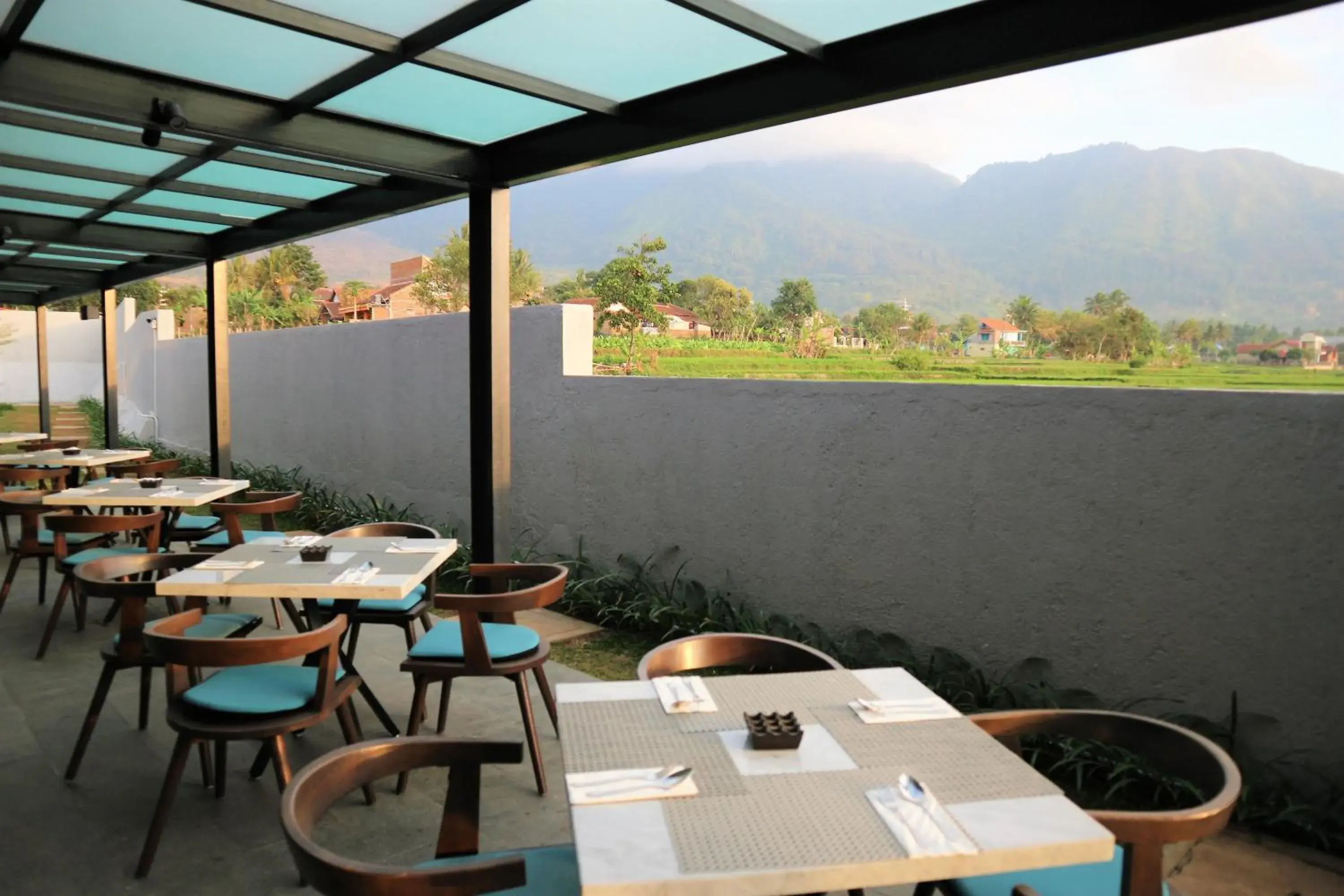 Restaurant/places to eat in Hotel Santika Premiere Garut Restaurant/places to eat in Hotel Santika Premiere Garut