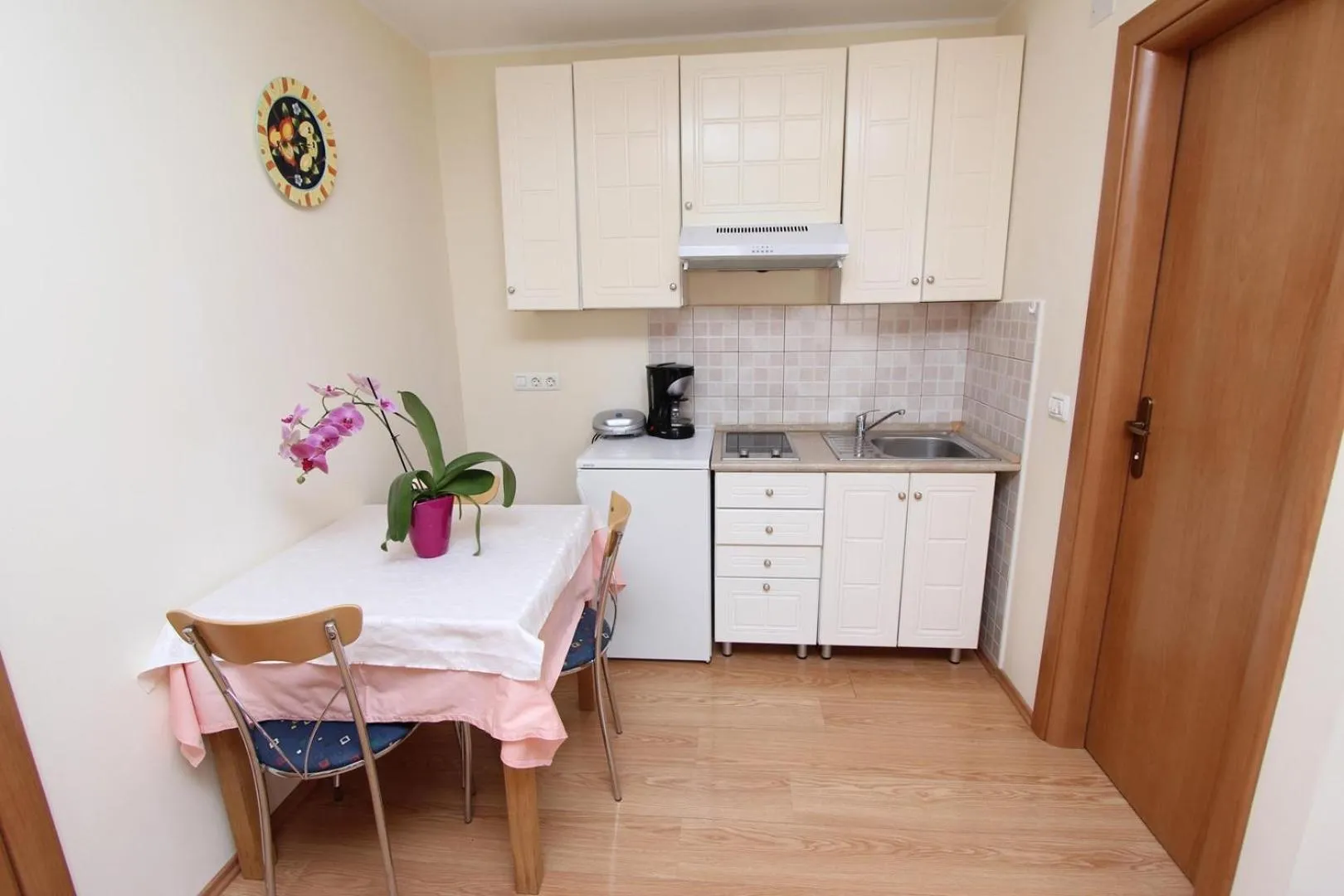 Kitchen or kitchenette in Apartments Ulika