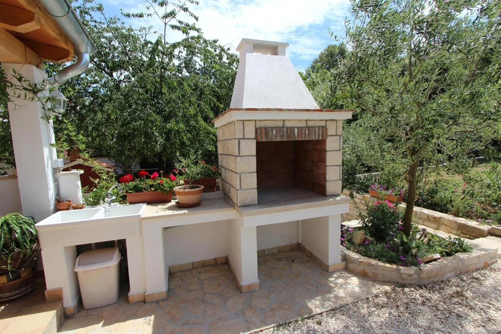 Property building in Apartments Ulika