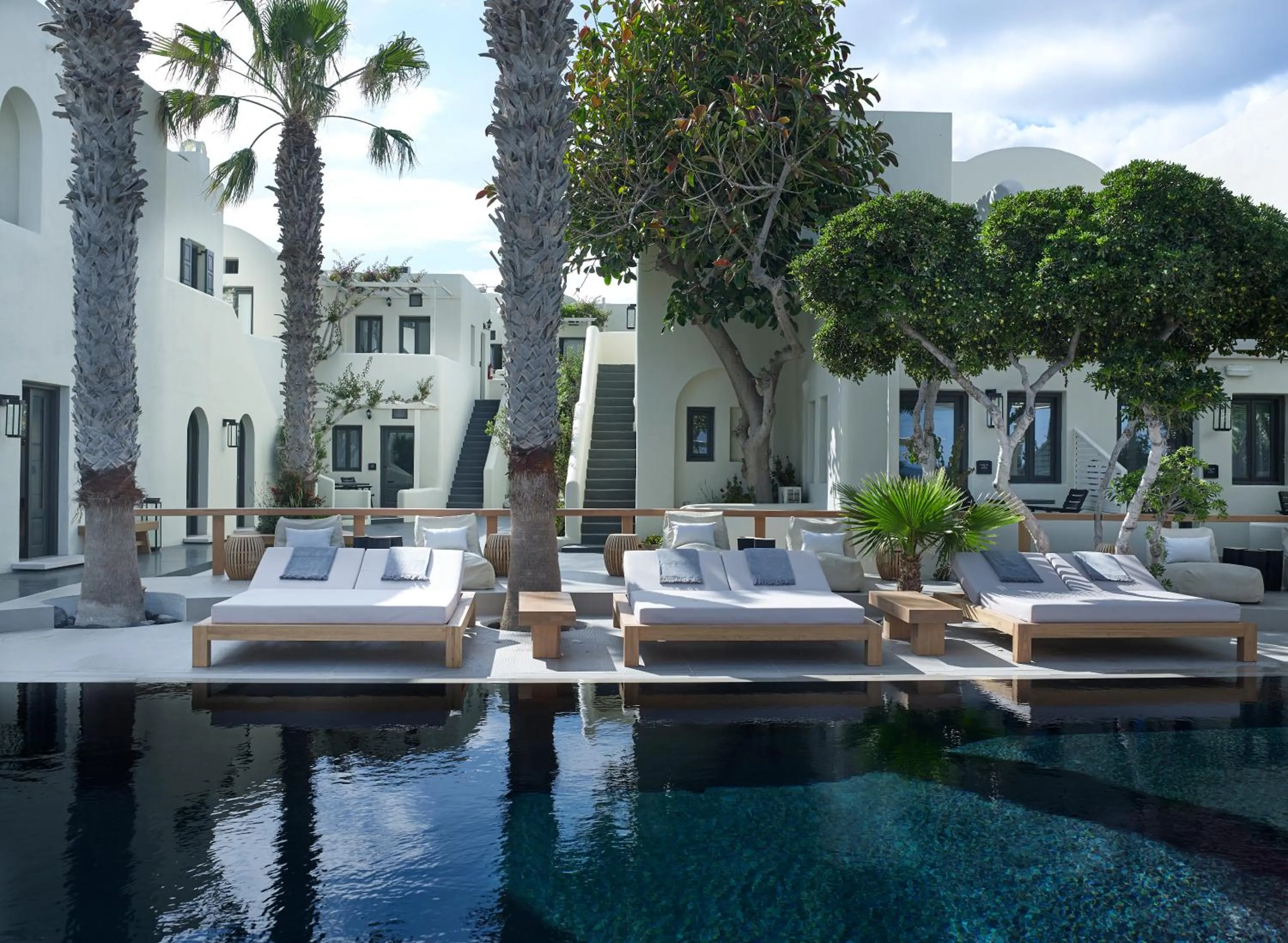 Swimming pool in Bellonias Villas