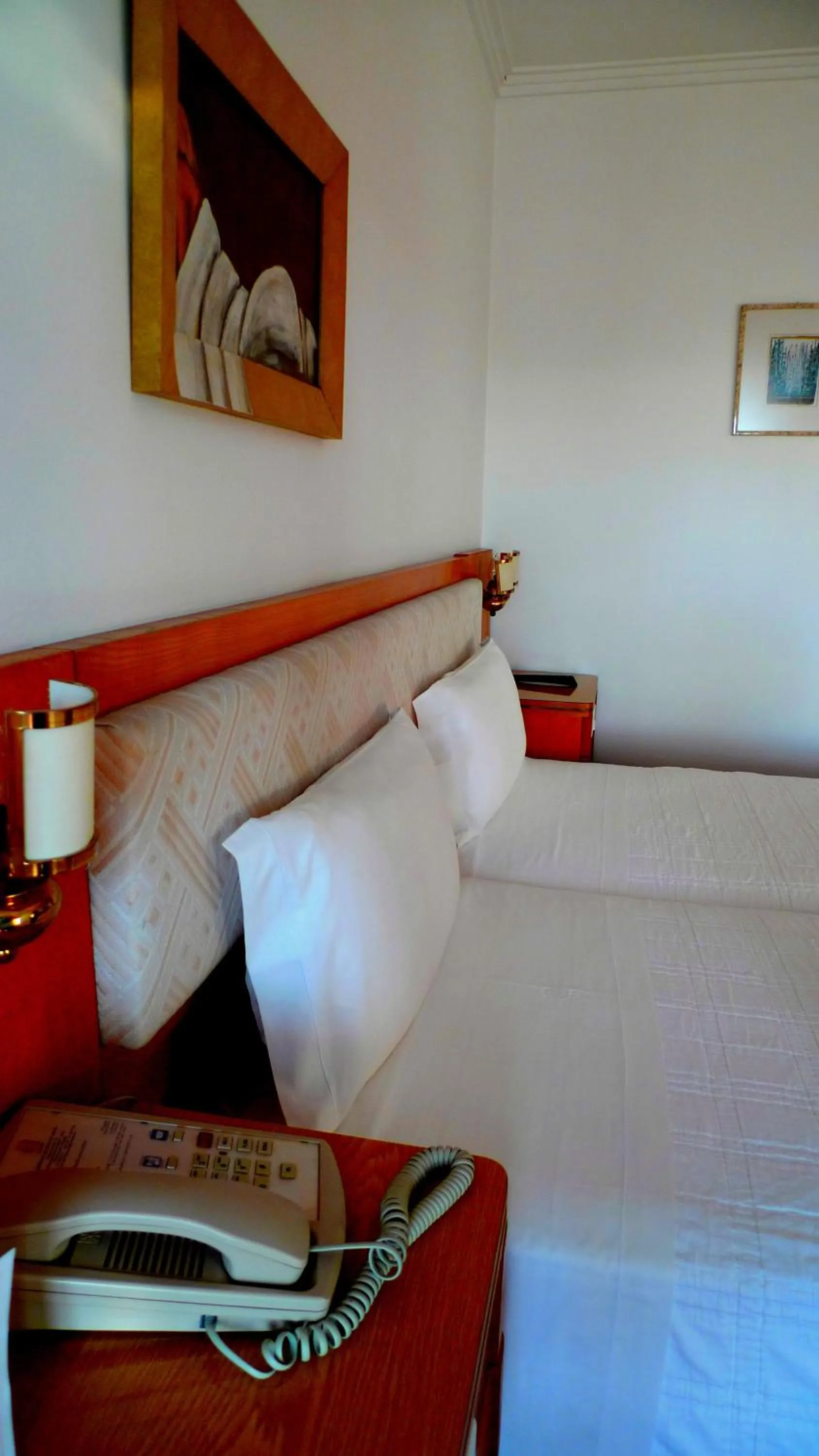 Bed in Albergaria Senhora do Monte