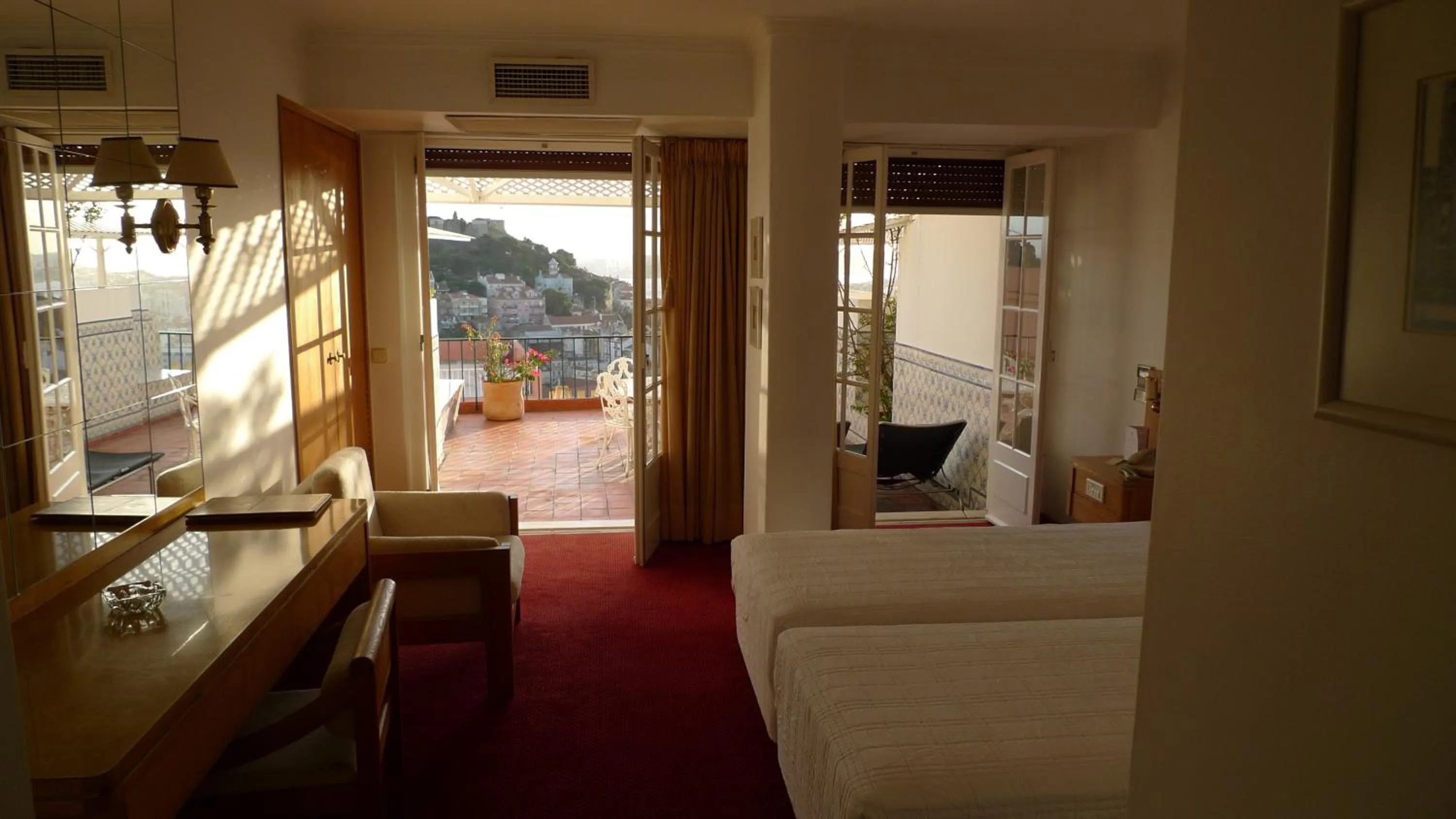 Photo of the whole room in Albergaria Senhora do Monte