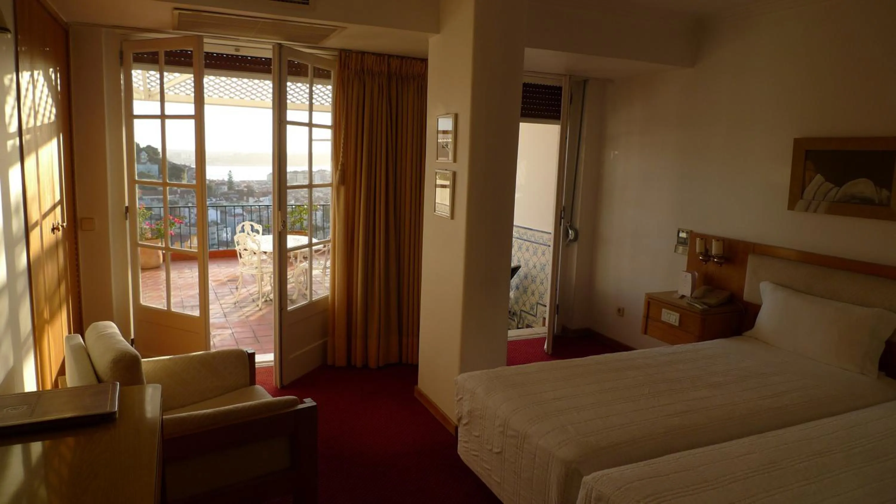 Photo of the whole room, Bed in Albergaria Senhora do Monte