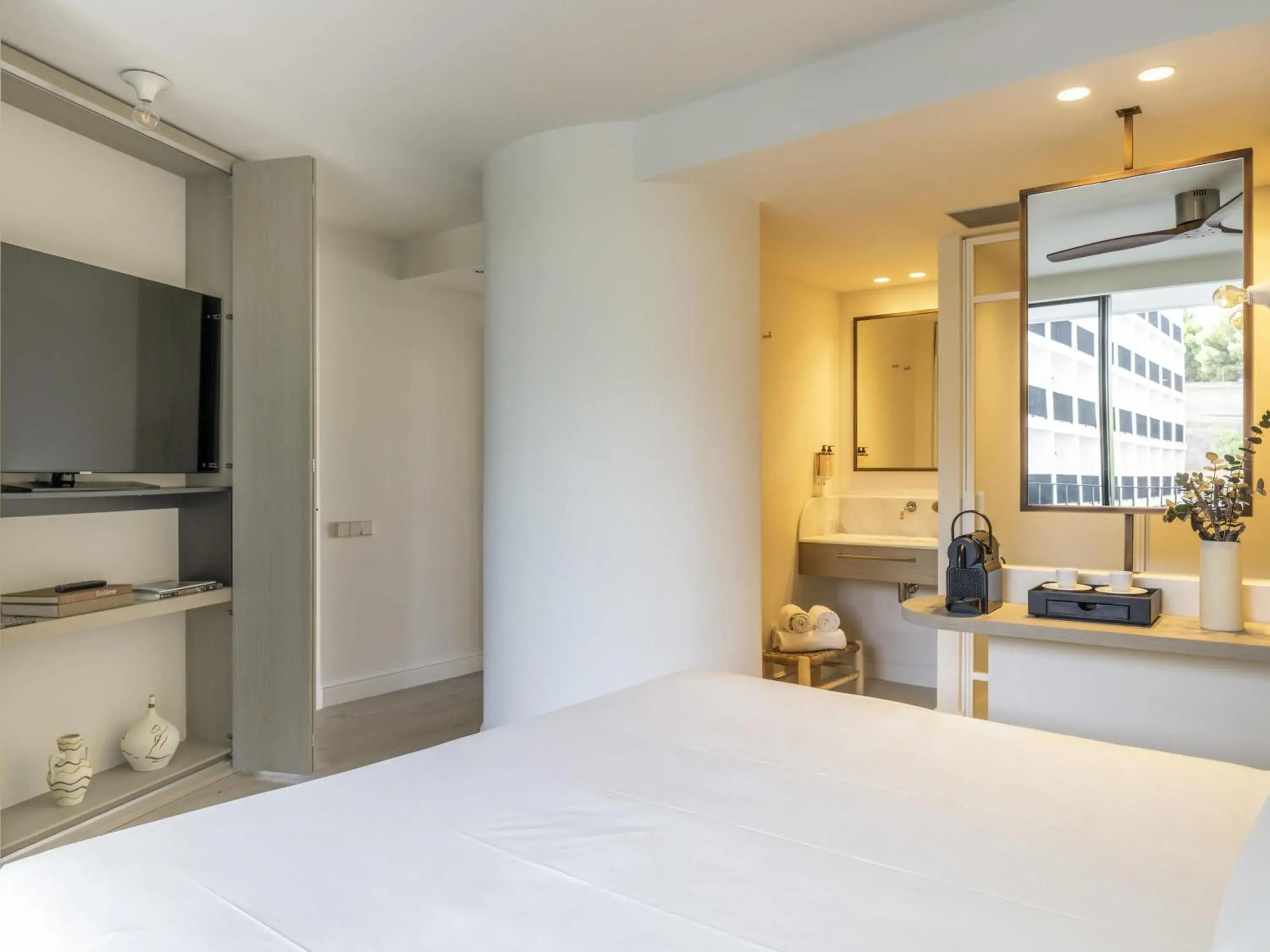 Bedroom, Bed in Mercure Benidorm Bedroom, Bed in Mercure Benidorm