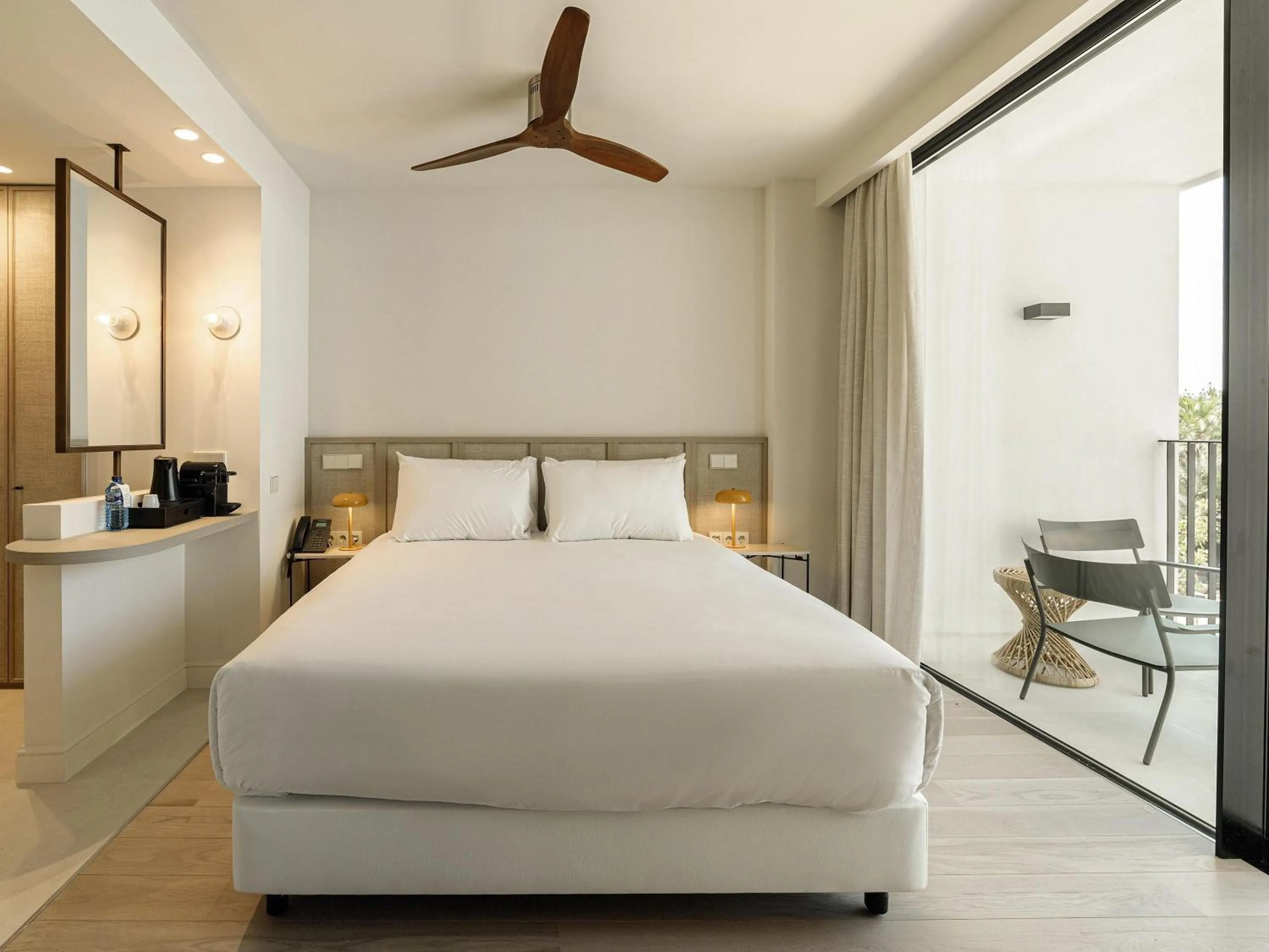 Bedroom, Bed in Mercure Benidorm