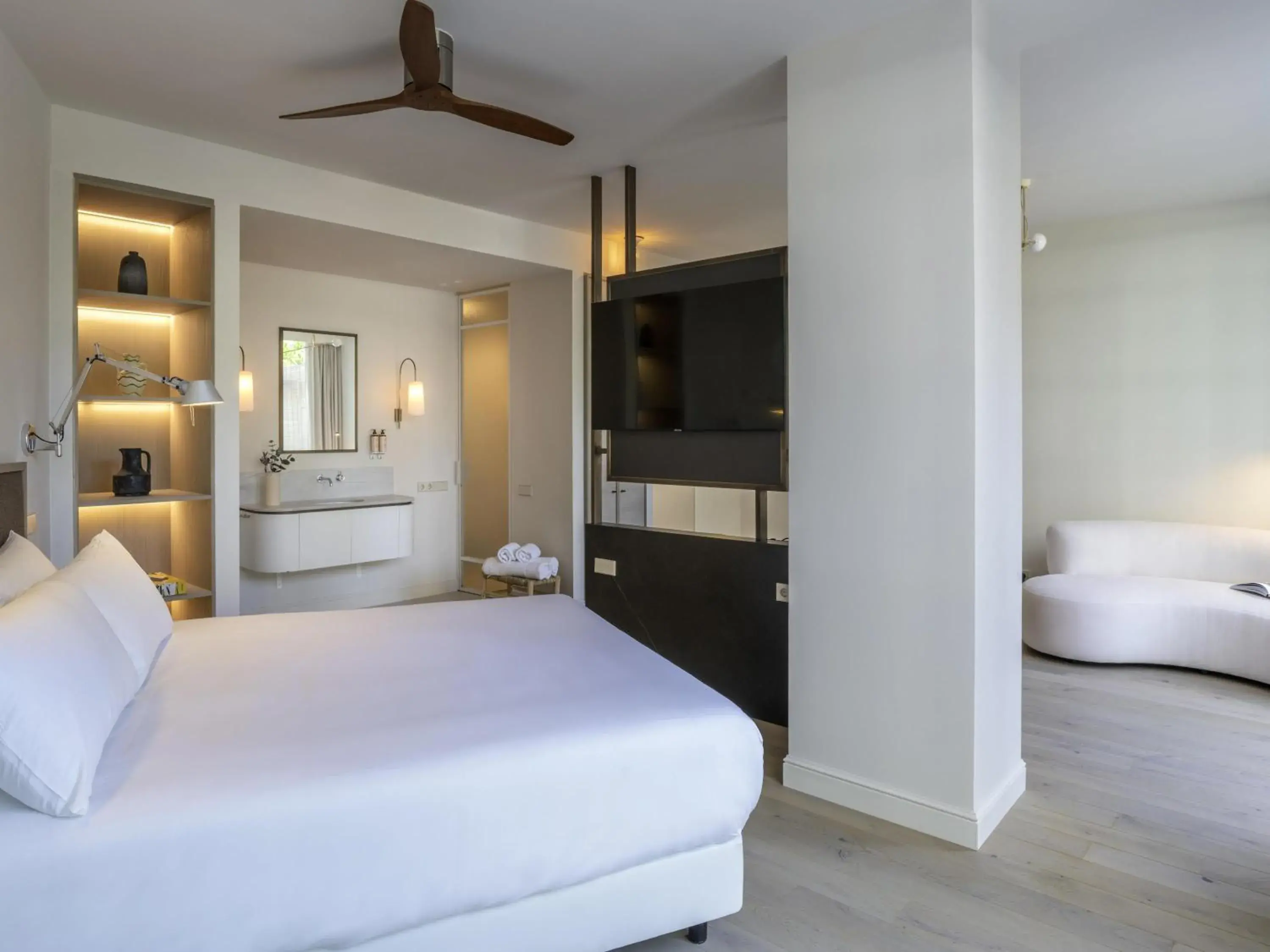 Bedroom, Bed in Mercure Benidorm Bedroom, Bed in Mercure Benidorm