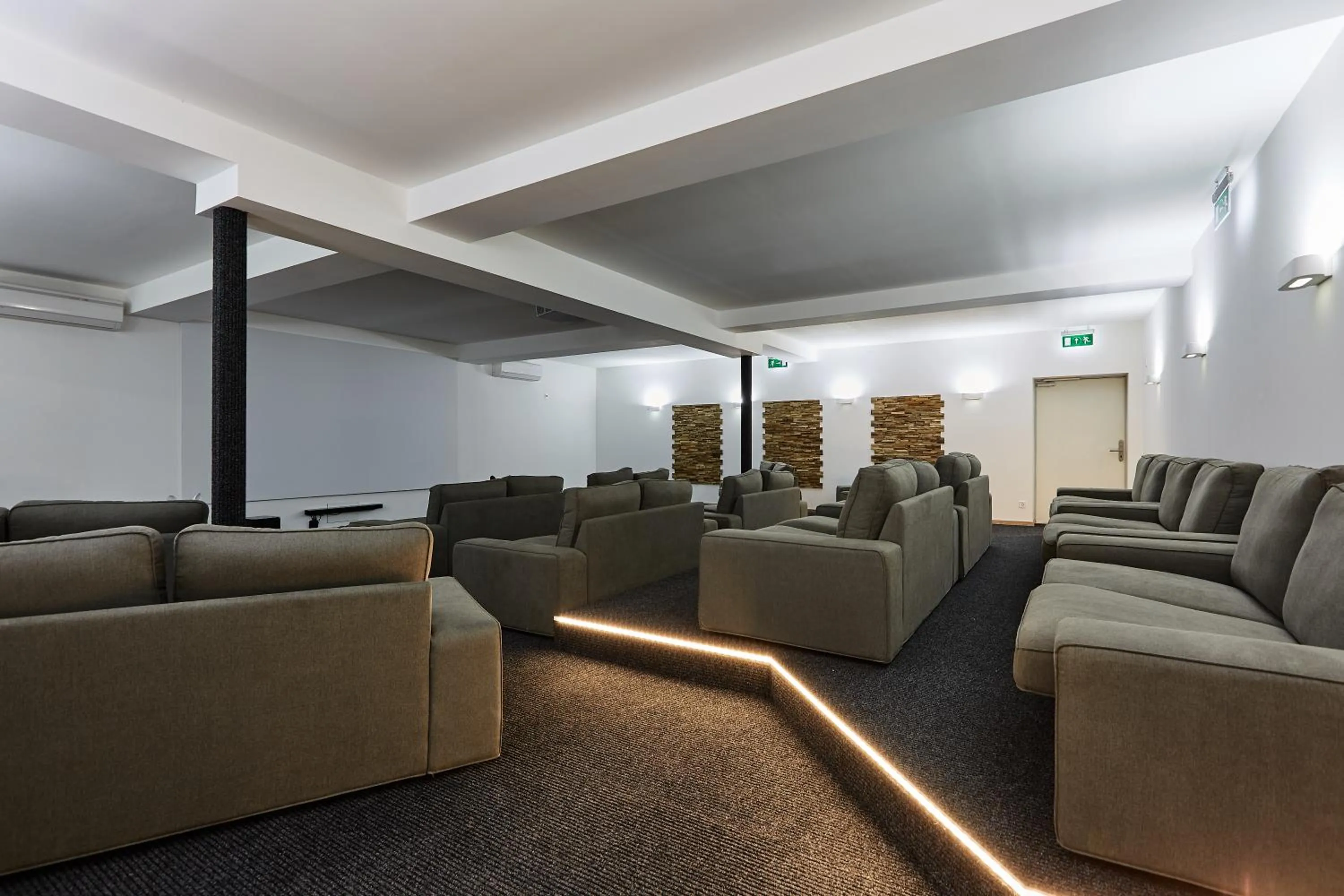 Communal lounge/ TV room in Chalets Franciska Major, Pro Village