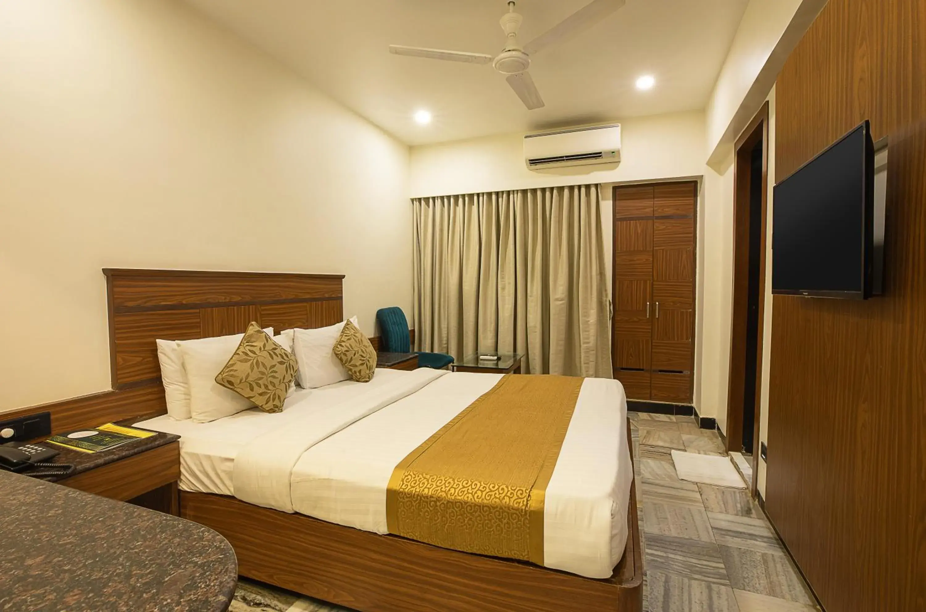 Bedroom, Bed in Hotel Avon Ruby Dadar Bedroom, Bed in Hotel Avon Ruby Dadar