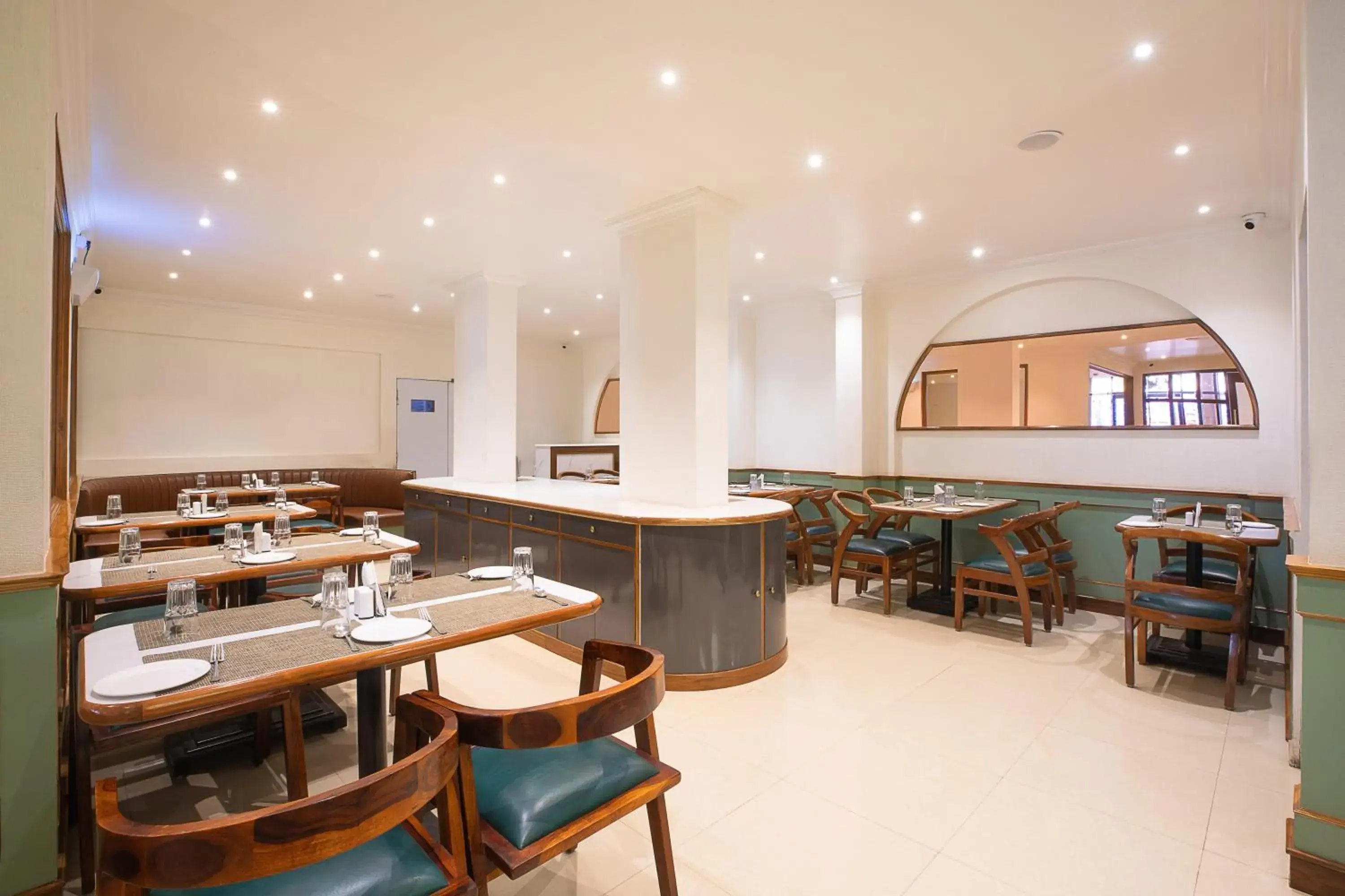 Restaurant/places to eat in Hotel Avon Ruby Dadar Restaurant/places to eat in Hotel Avon Ruby Dadar