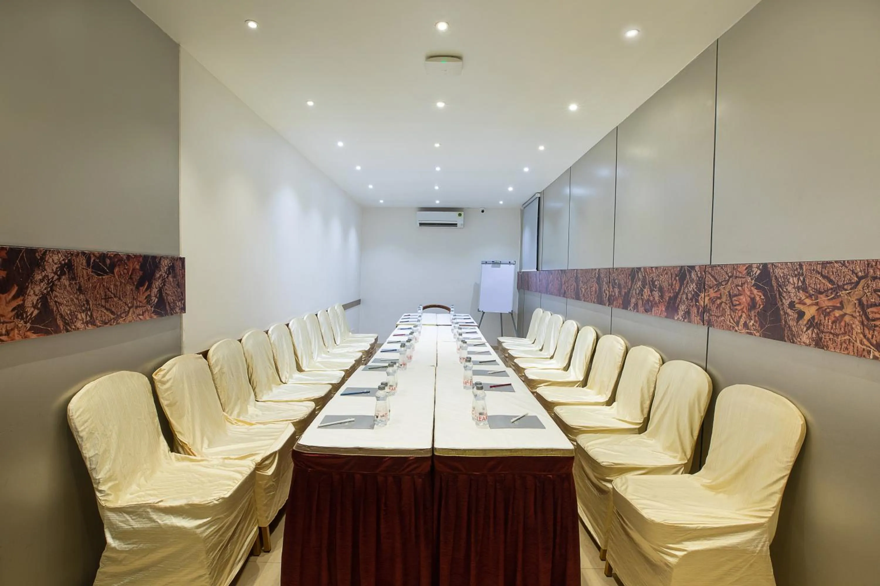 Meeting/conference room in Hotel Avon Ruby Dadar
