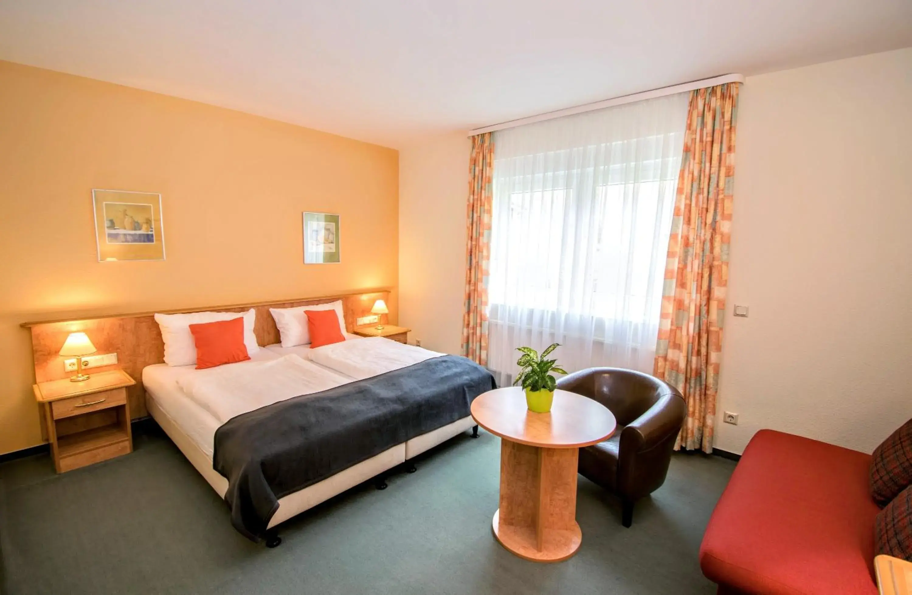 Large Double Room - single occupancy in Landhotel Ringelsteiner Mühle Large Double Room - single occupancy in Landhotel Ringelsteiner Mühle