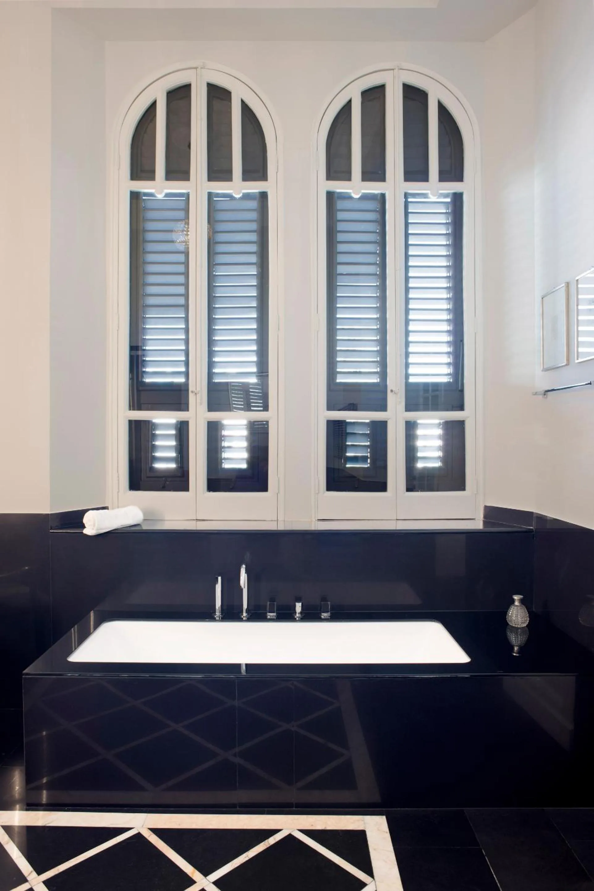 Bath in Vittoria - house of charme