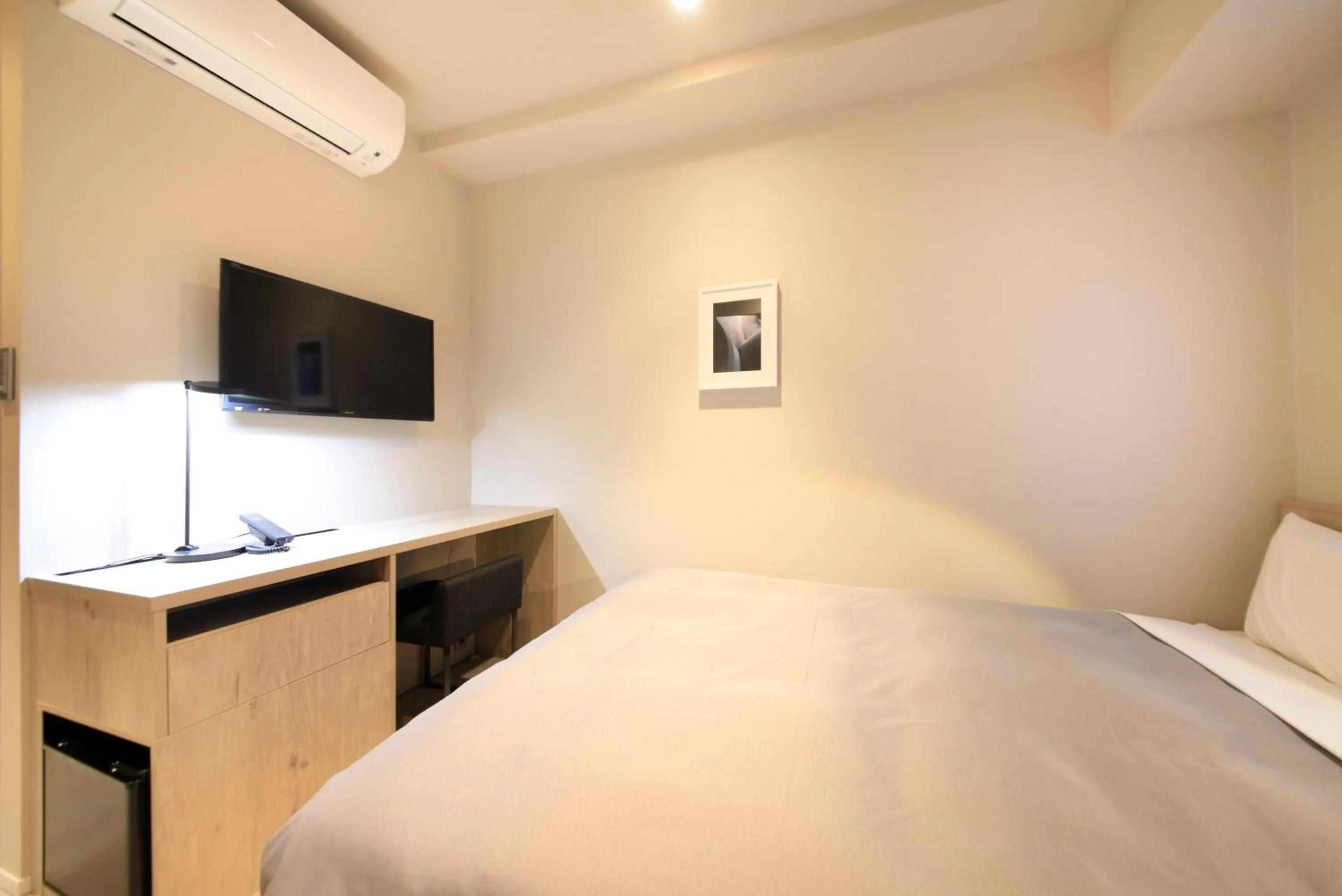 Photo of the whole room, Bed in S-peria Inn Nihombashi Hakozaki