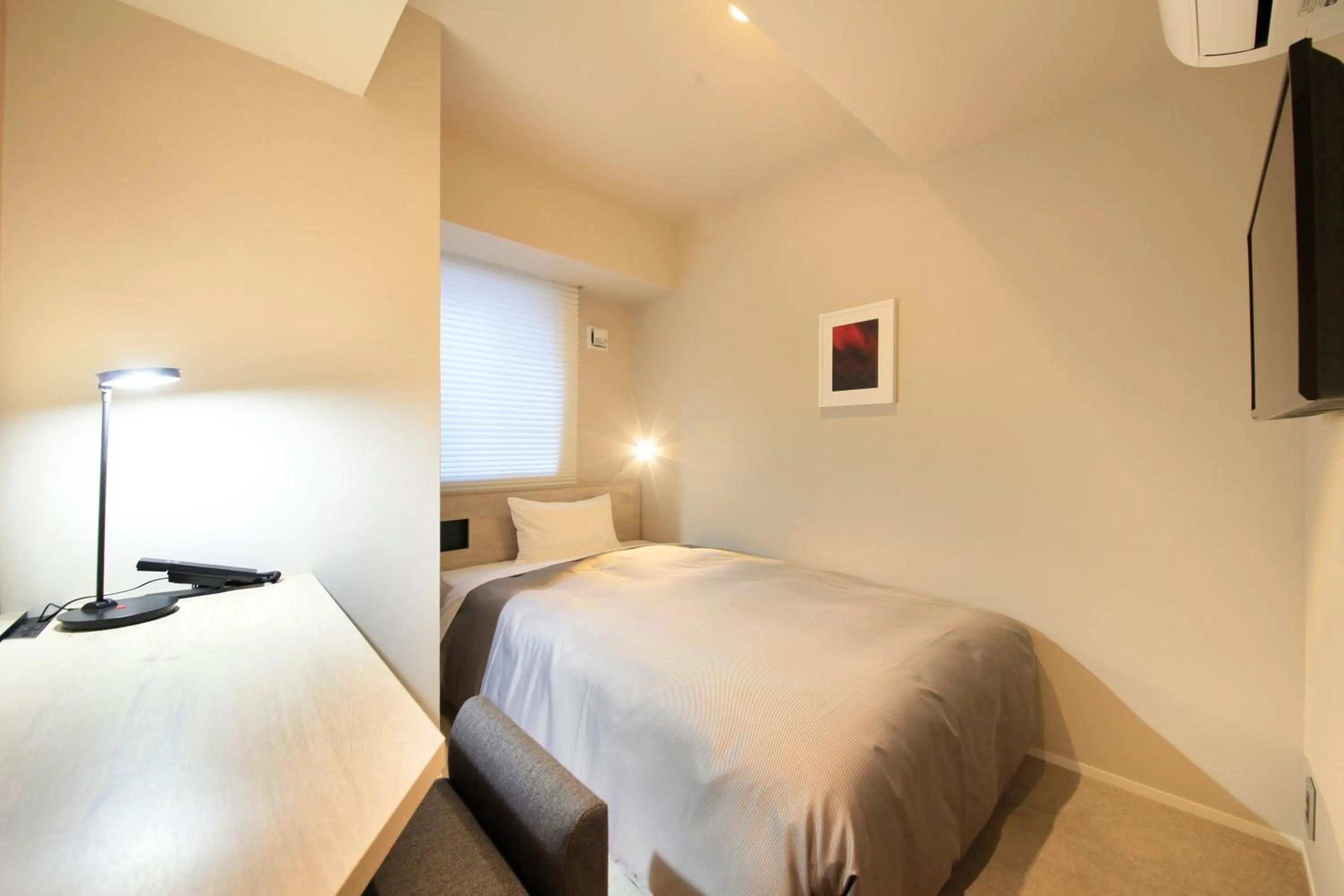 Photo of the whole room, Bed in S-peria Inn Nihombashi Hakozaki