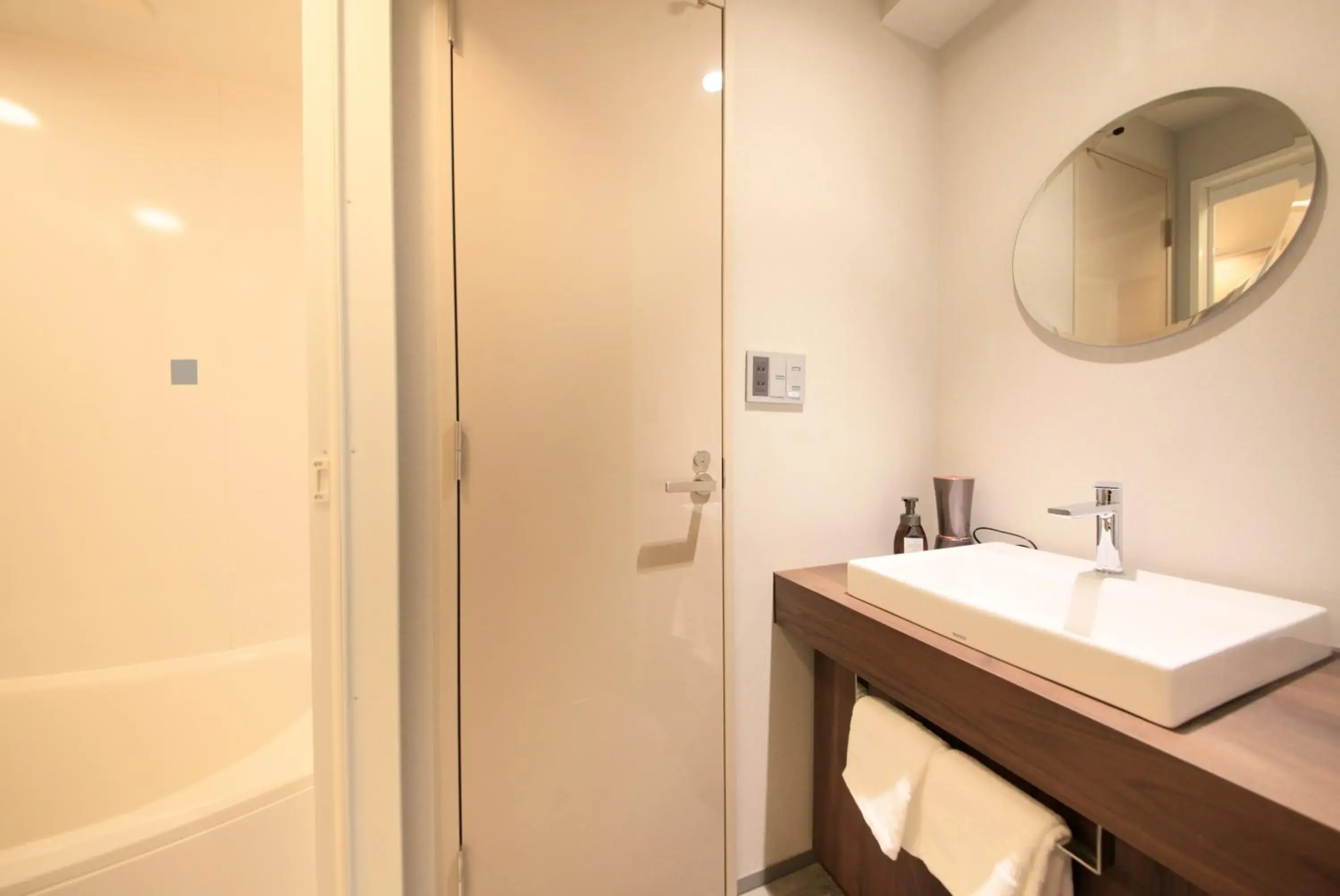 Standard Twin Room in S-peria Inn Nihombashi Hakozaki Standard Twin Room in S-peria Inn Nihombashi Hakozaki