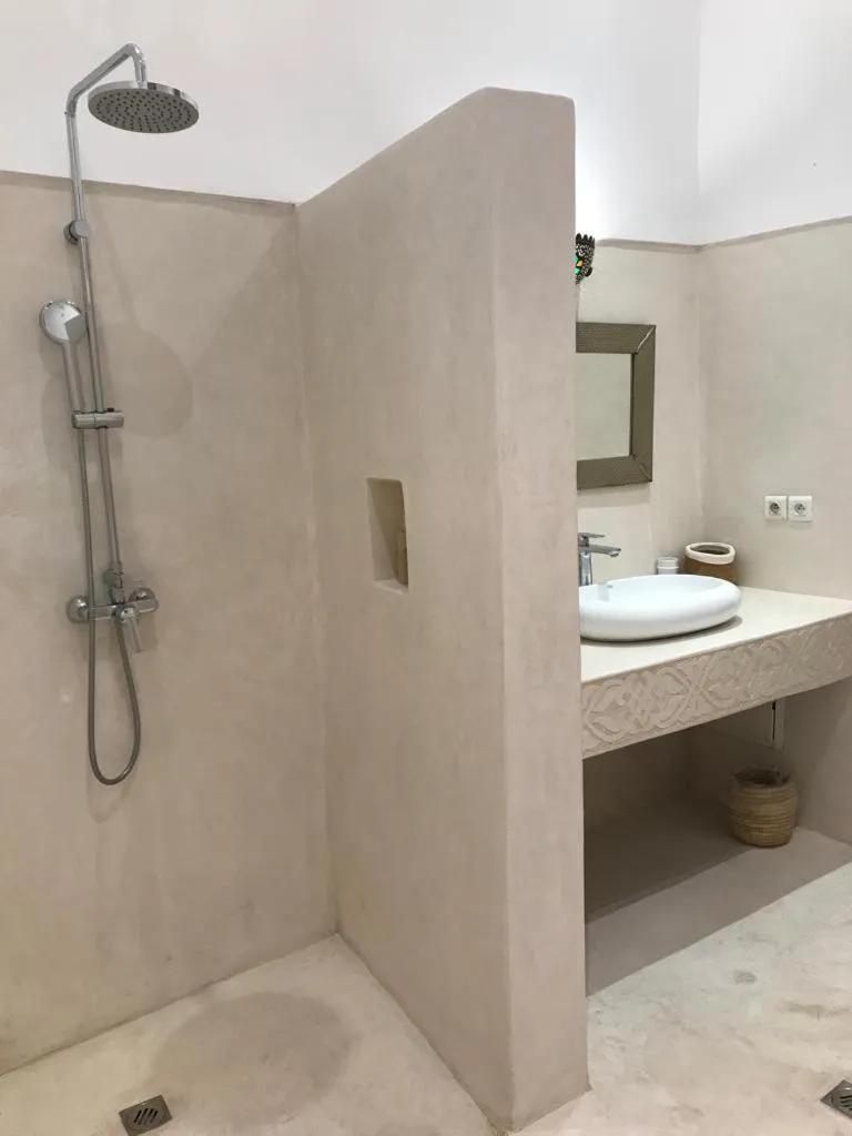 Shower in Riad Dar Asam