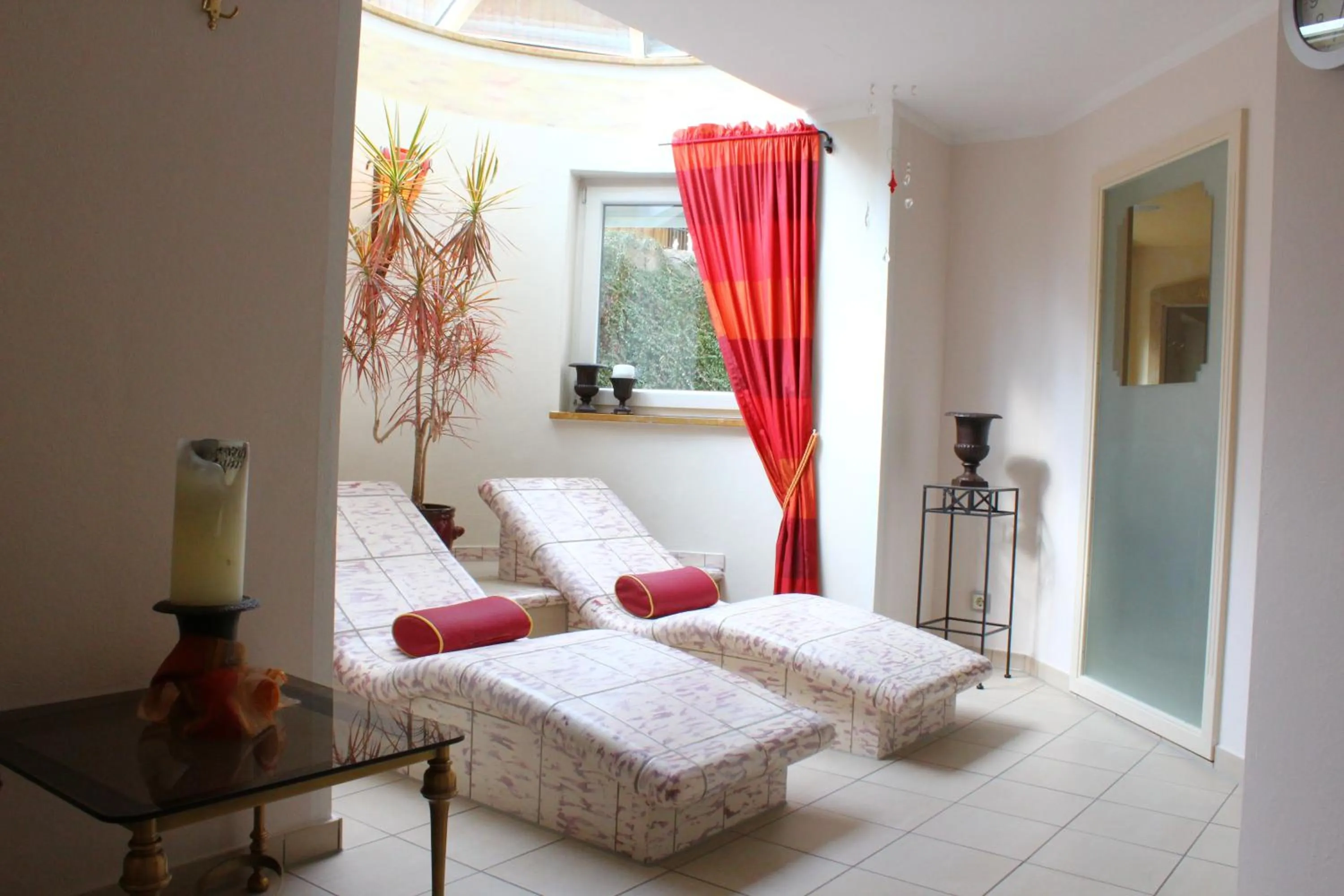 Sauna, Bed in Hotel Rauch