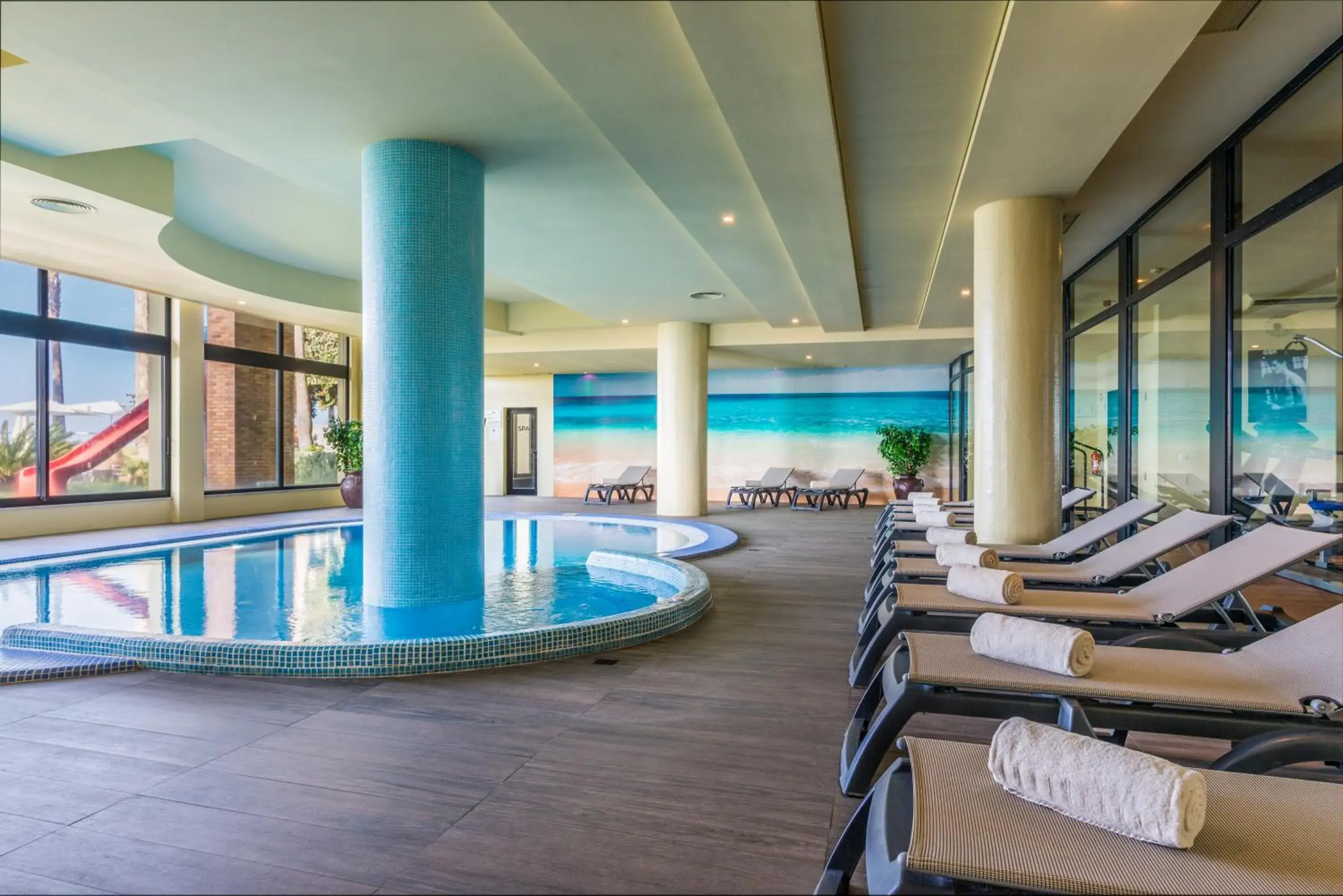 Swimming pool in Calheta Beach - All-inclusive - Savoy Signature Swimming pool in Calheta Beach - All-inclusive - Savoy Signature