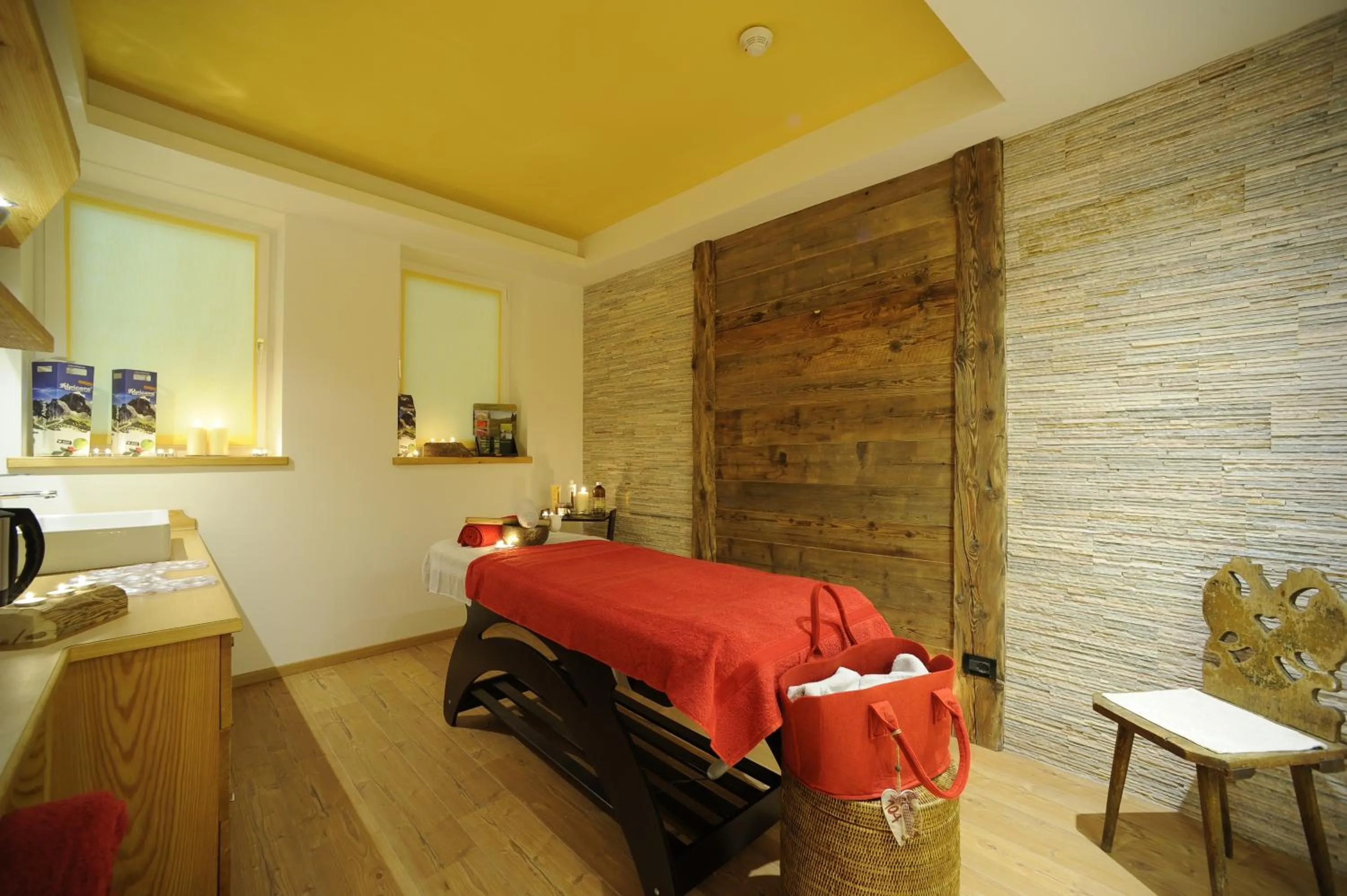 Massage in Alpstyle Hotel Albolina Wellness & Beauty